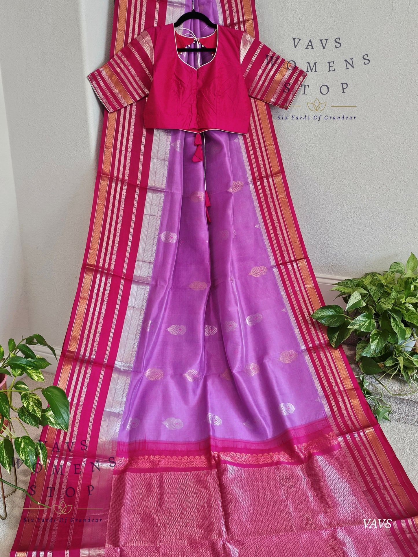Pure Gadwal Silk Cotton Handloom Traditional Lines Border Pattern Saree - Blouse – Traditional Wedding & Festive Wear