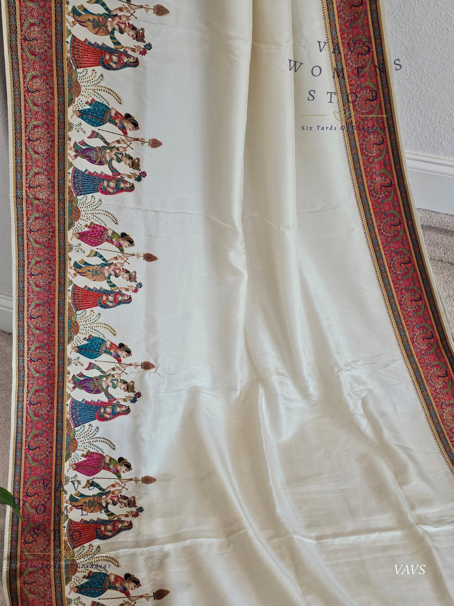 Off-White Banarasi Silk Saree with Dancing Dolls Weave & Pashmina Border | Size 38–44