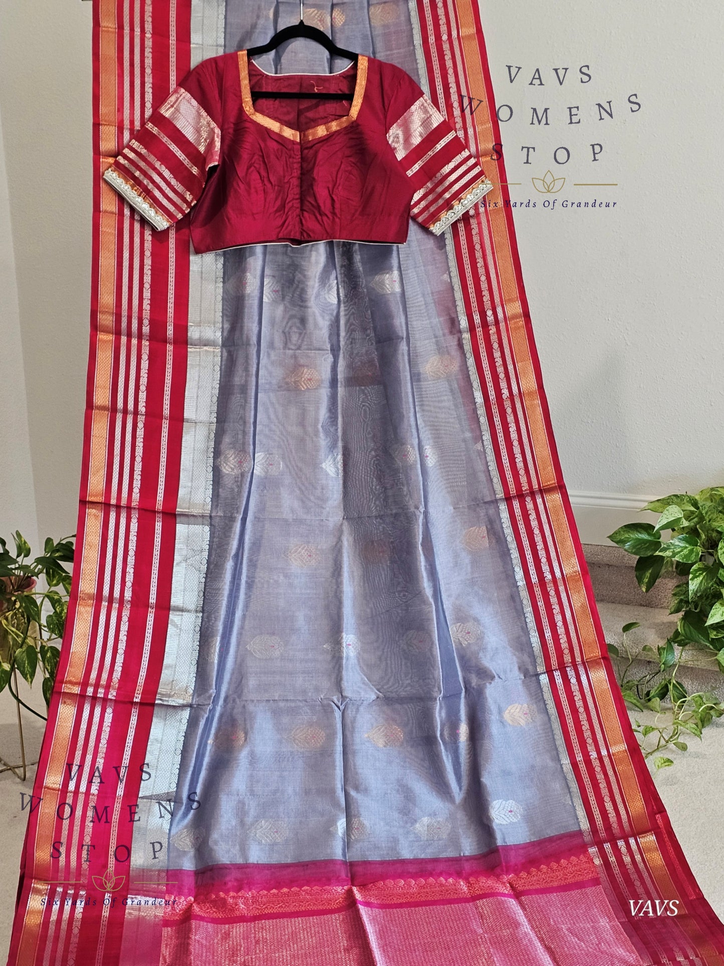 Pure Gadwal Silk Cotton Handloom Traditional Lines Border Pattern Saree - Blouse – Traditional Wedding & Festive Wear