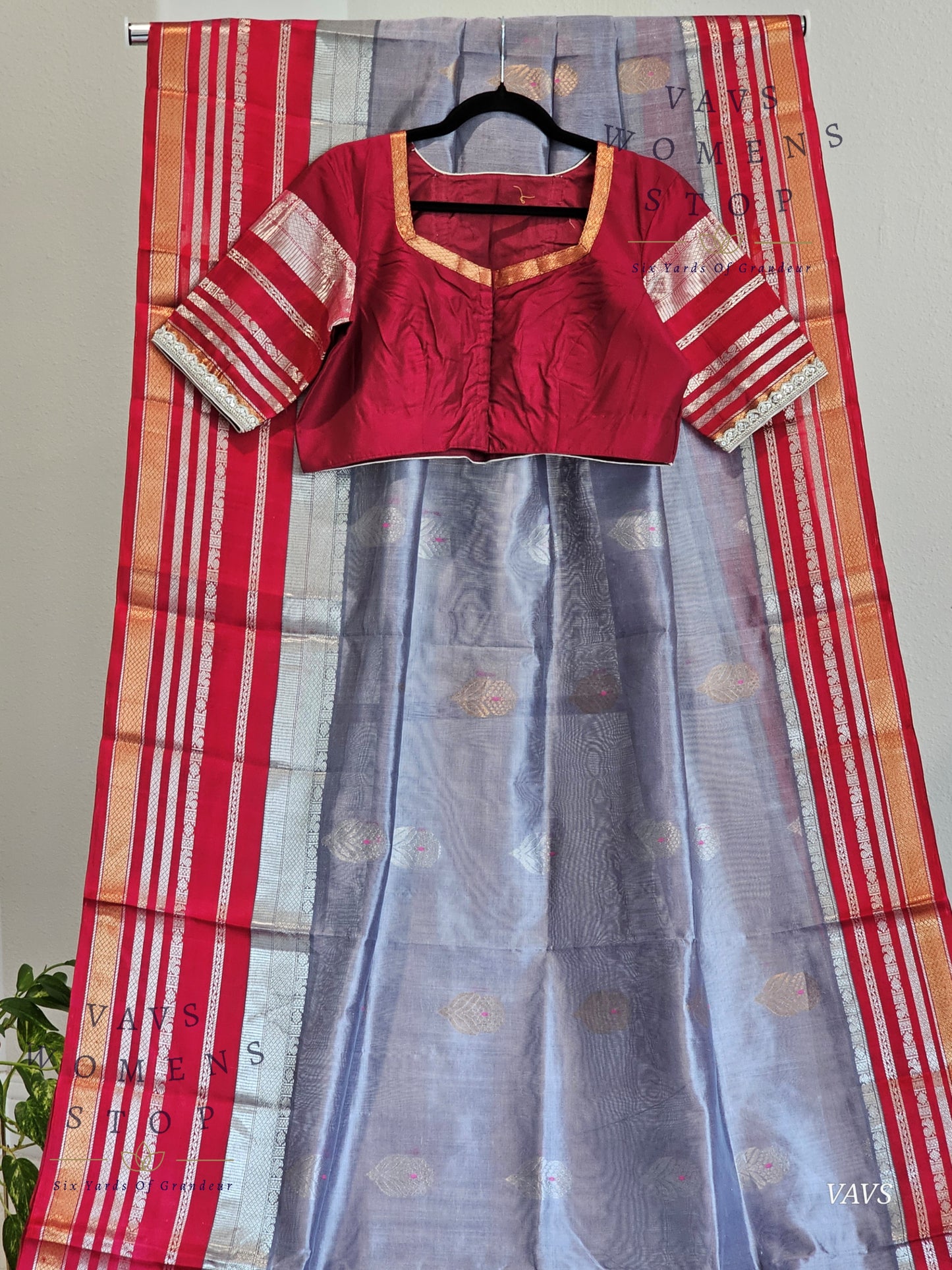 Pure Gadwal Silk Cotton Handloom Traditional Lines Border Pattern Saree - Blouse – Traditional Wedding & Festive Wear