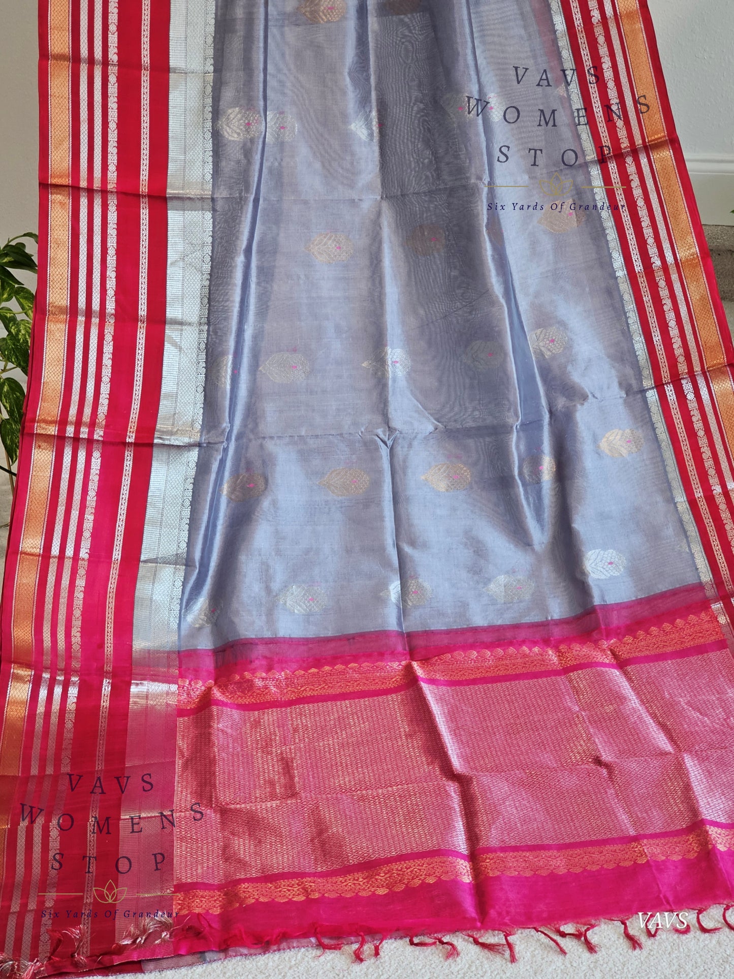 Pure Gadwal Silk Cotton Handloom Traditional Lines Border Pattern Saree - Blouse – Traditional Wedding & Festive Wear