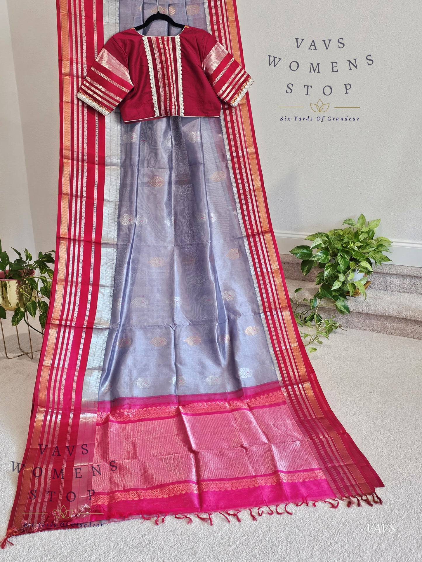 Pure Gadwal Silk Cotton Handloom Traditional Lines Border Pattern Saree - Blouse – Traditional Wedding & Festive Wear