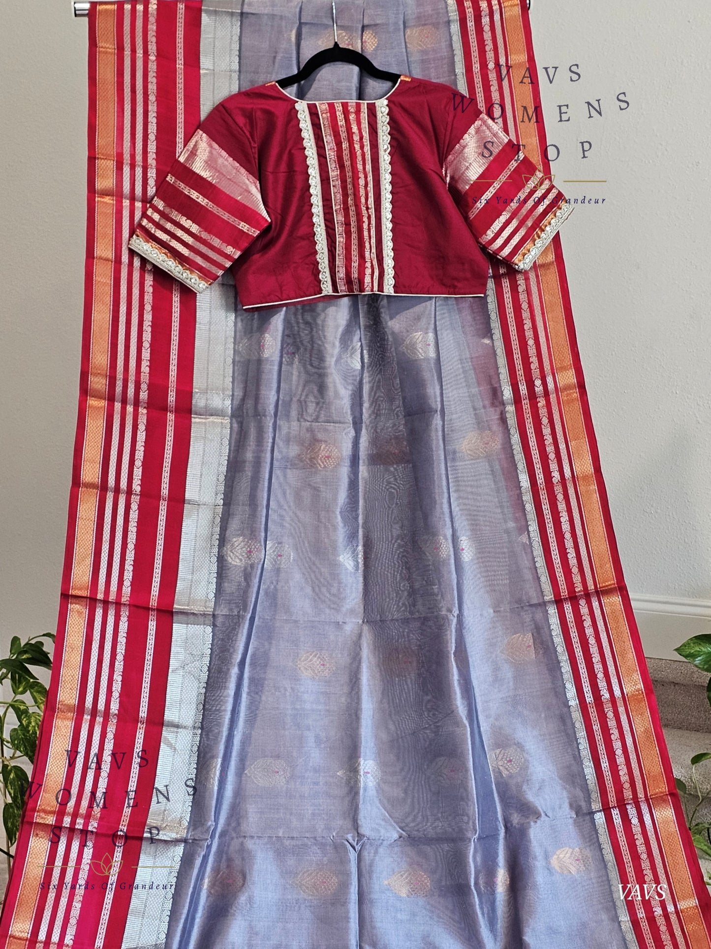 Pure Gadwal Silk Cotton Handloom Traditional Lines Border Pattern Saree - Blouse – Traditional Wedding & Festive Wear