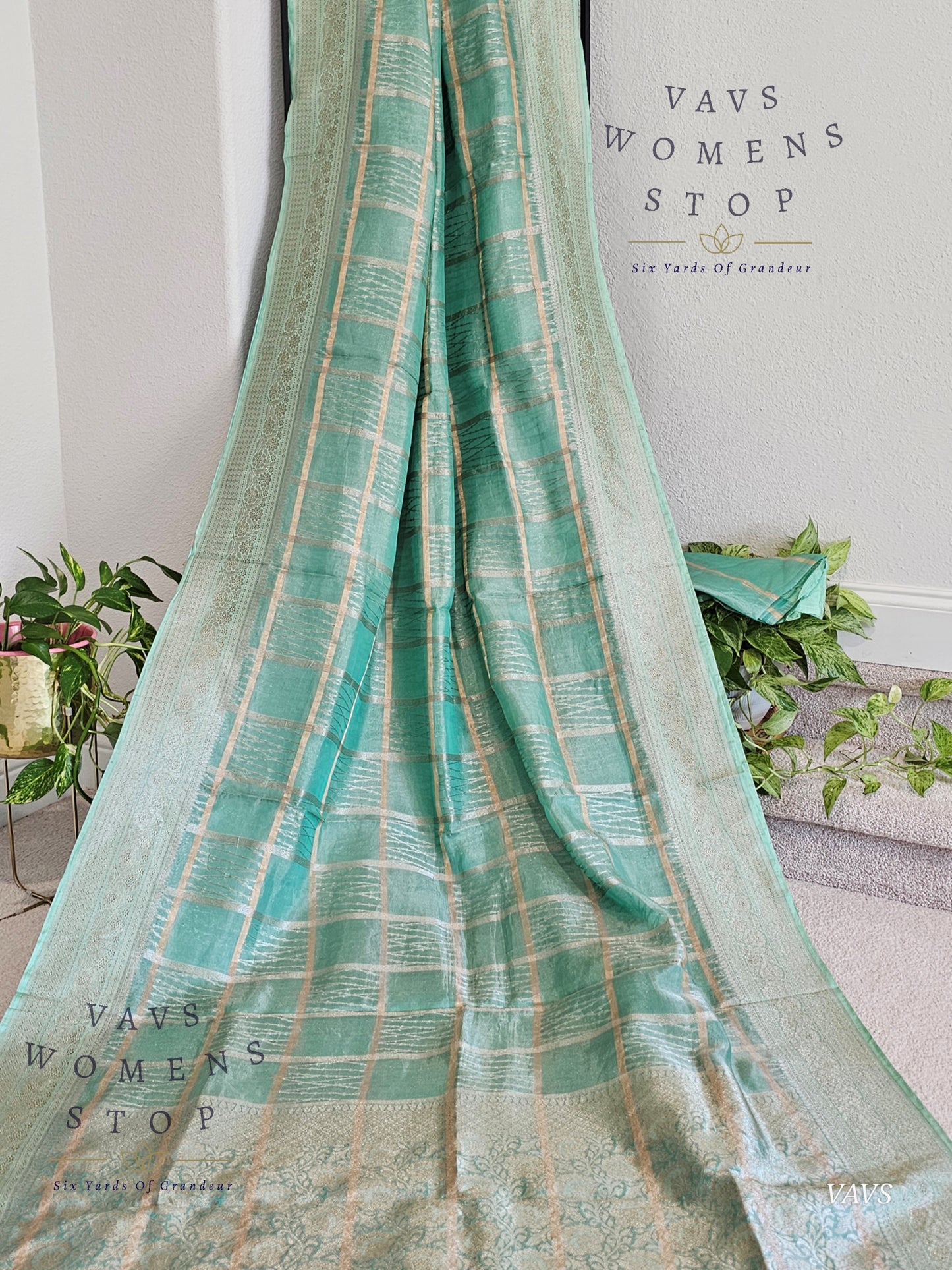 Sea Green Pure Banarasi Tissue Saree with Checks Pattern & Blouse Piece