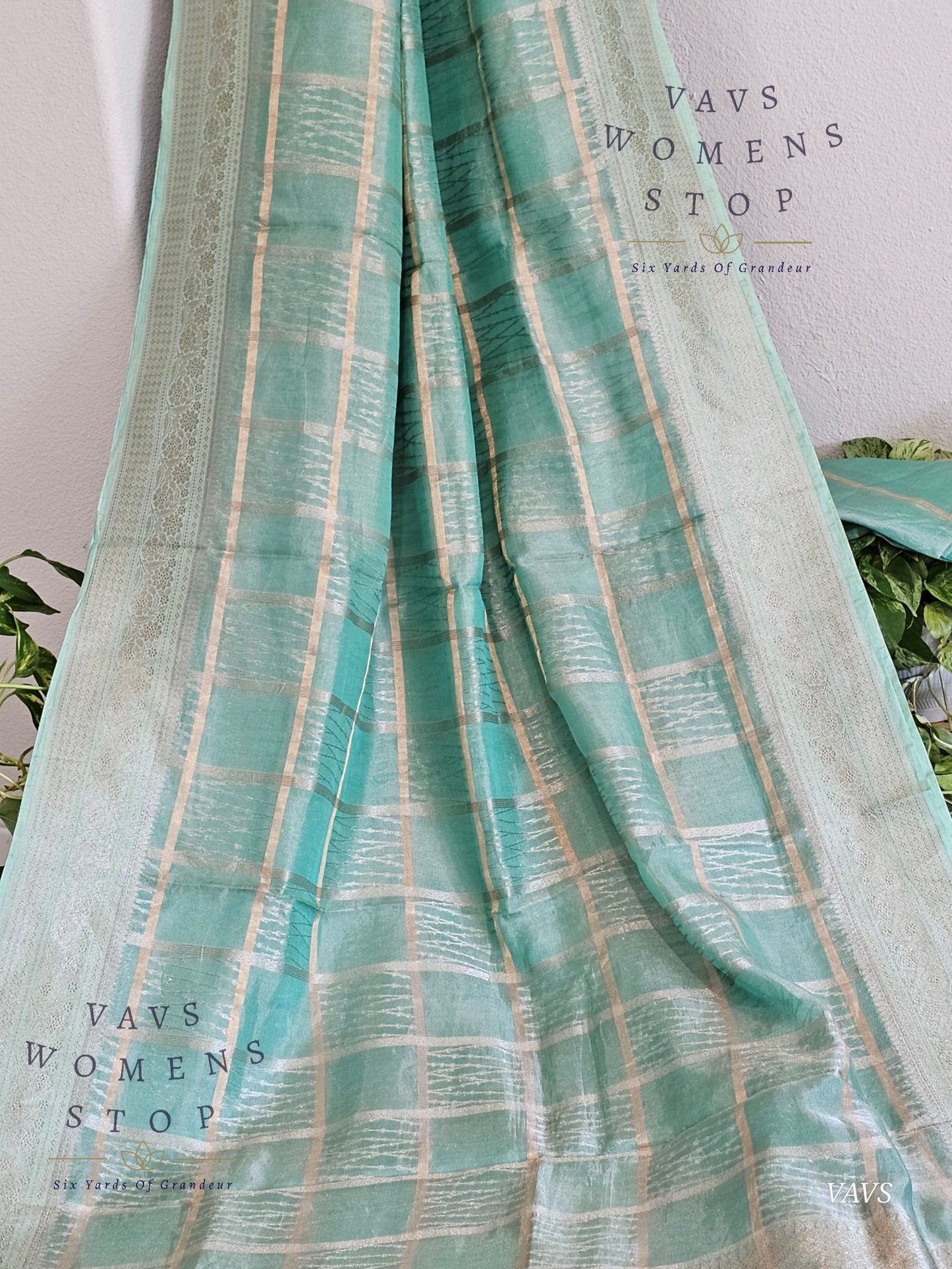 Sea Green Pure Banarasi Tissue Saree with Checks Pattern & Blouse Piece