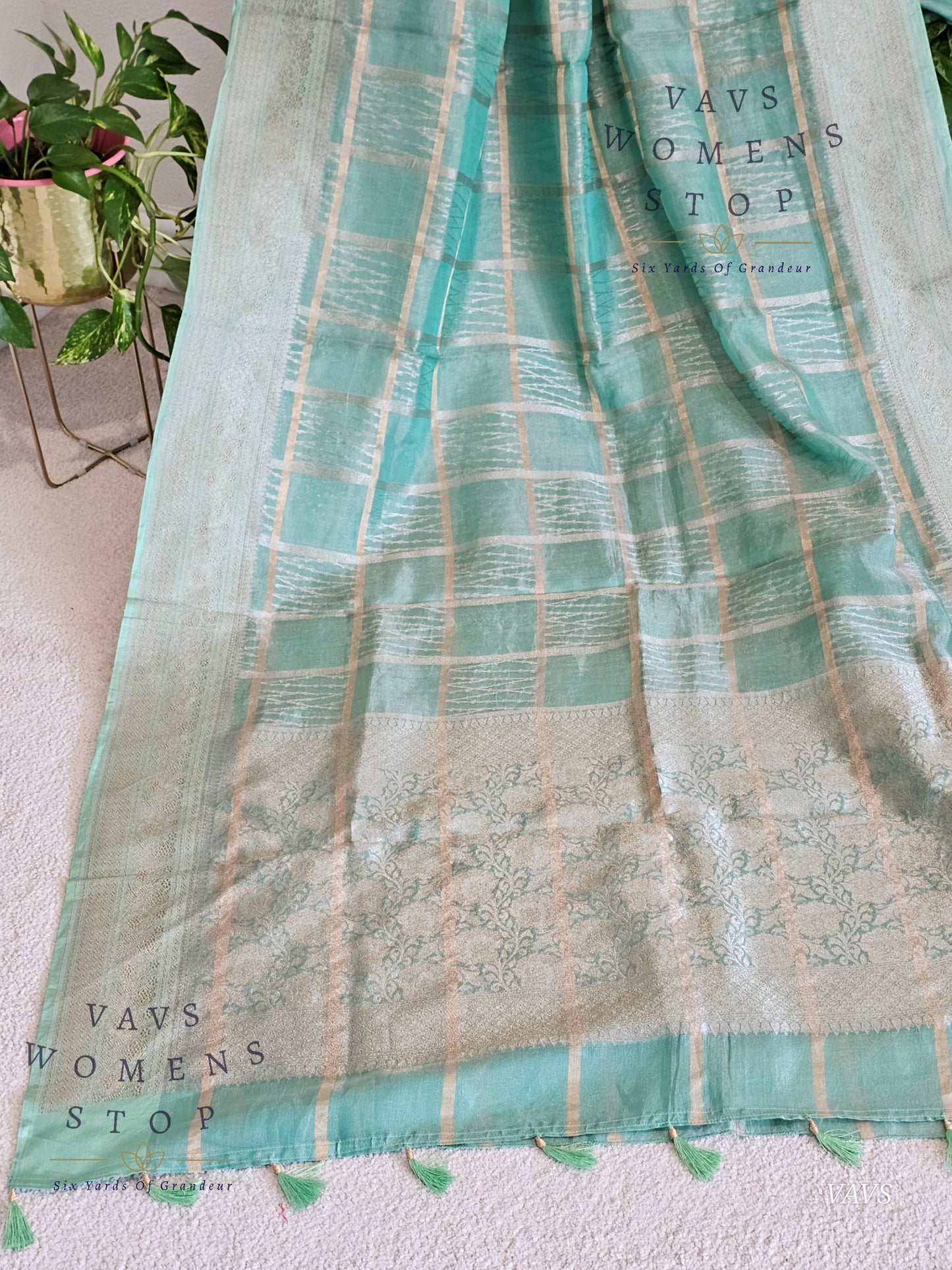 Sea Green Pure Banarasi Tissue Saree with Checks Pattern & Blouse Piece