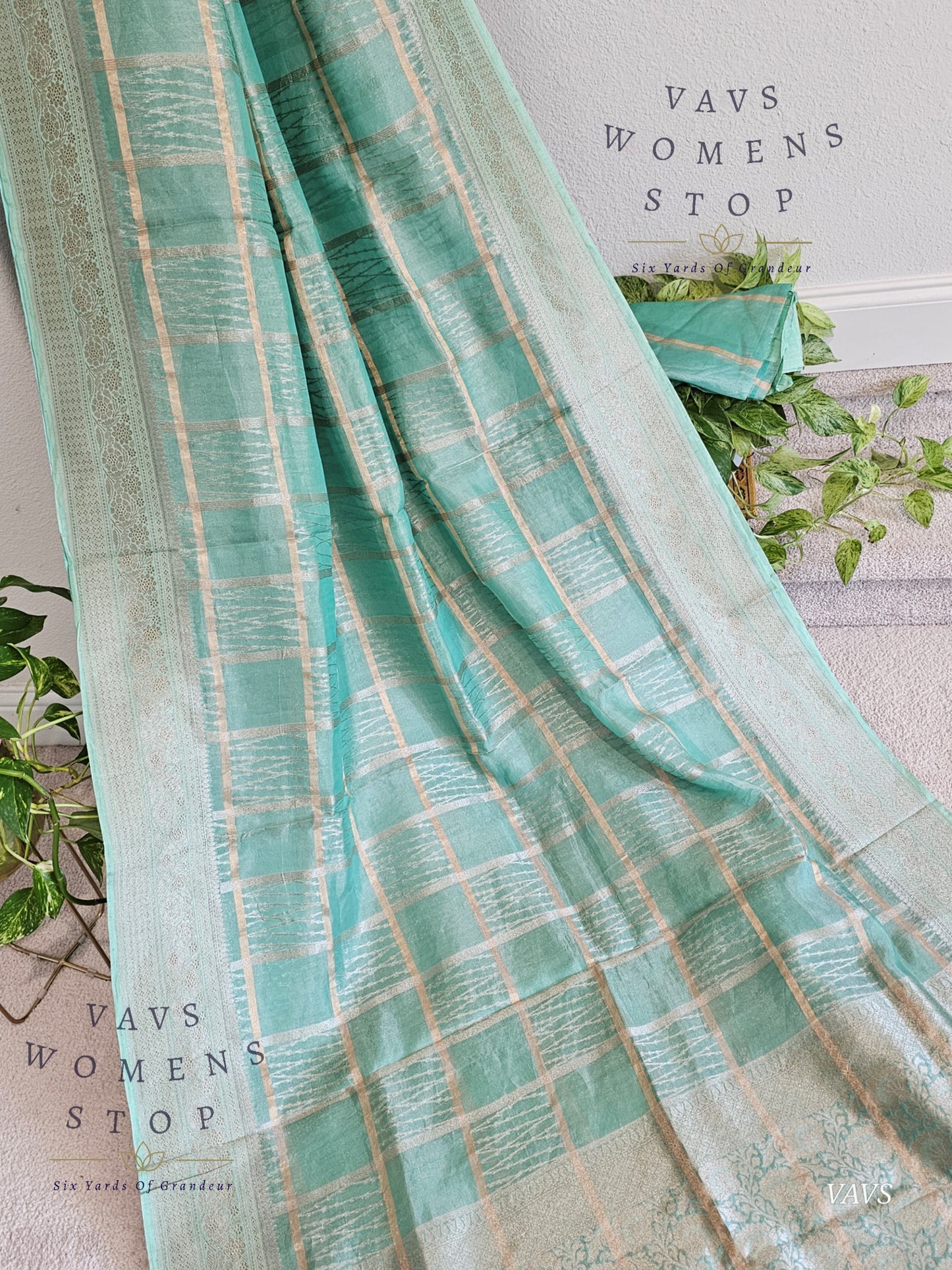 Sea Green Pure Banarasi Tissue Saree with Checks Pattern & Blouse Piece