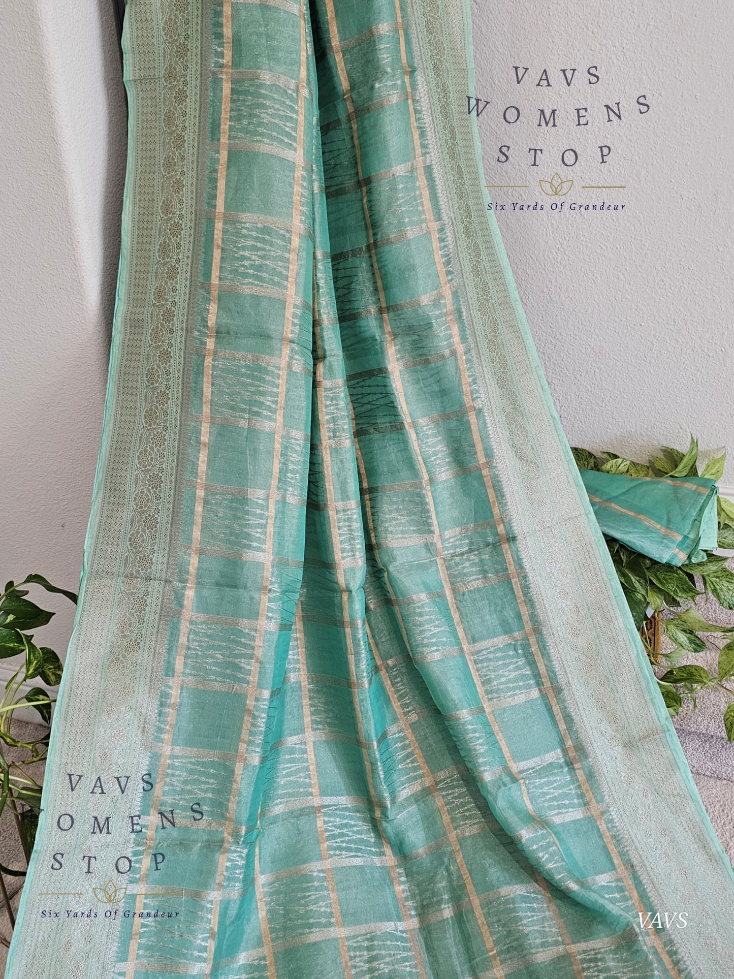 Sea Green Pure Banarasi Tissue Saree with Checks Pattern & Blouse Piece