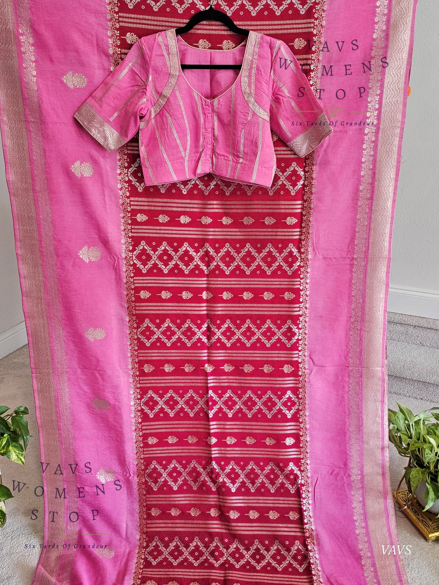 Contrast Color Combination Trending Design Linen Benarasi Silk Saree with Stitched Blouse