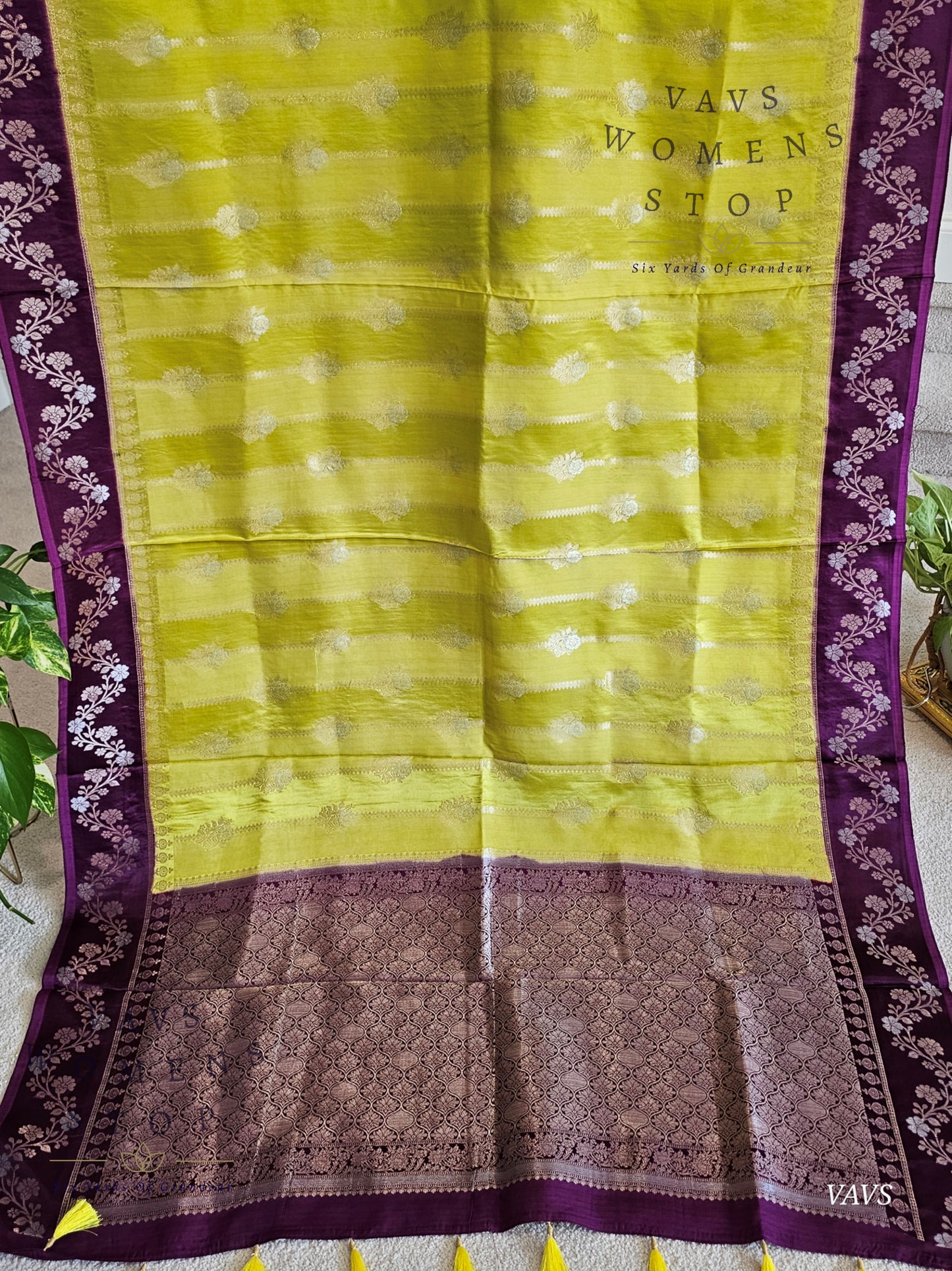 Mashru Crepe Silk Benarasi Saree - Blouse