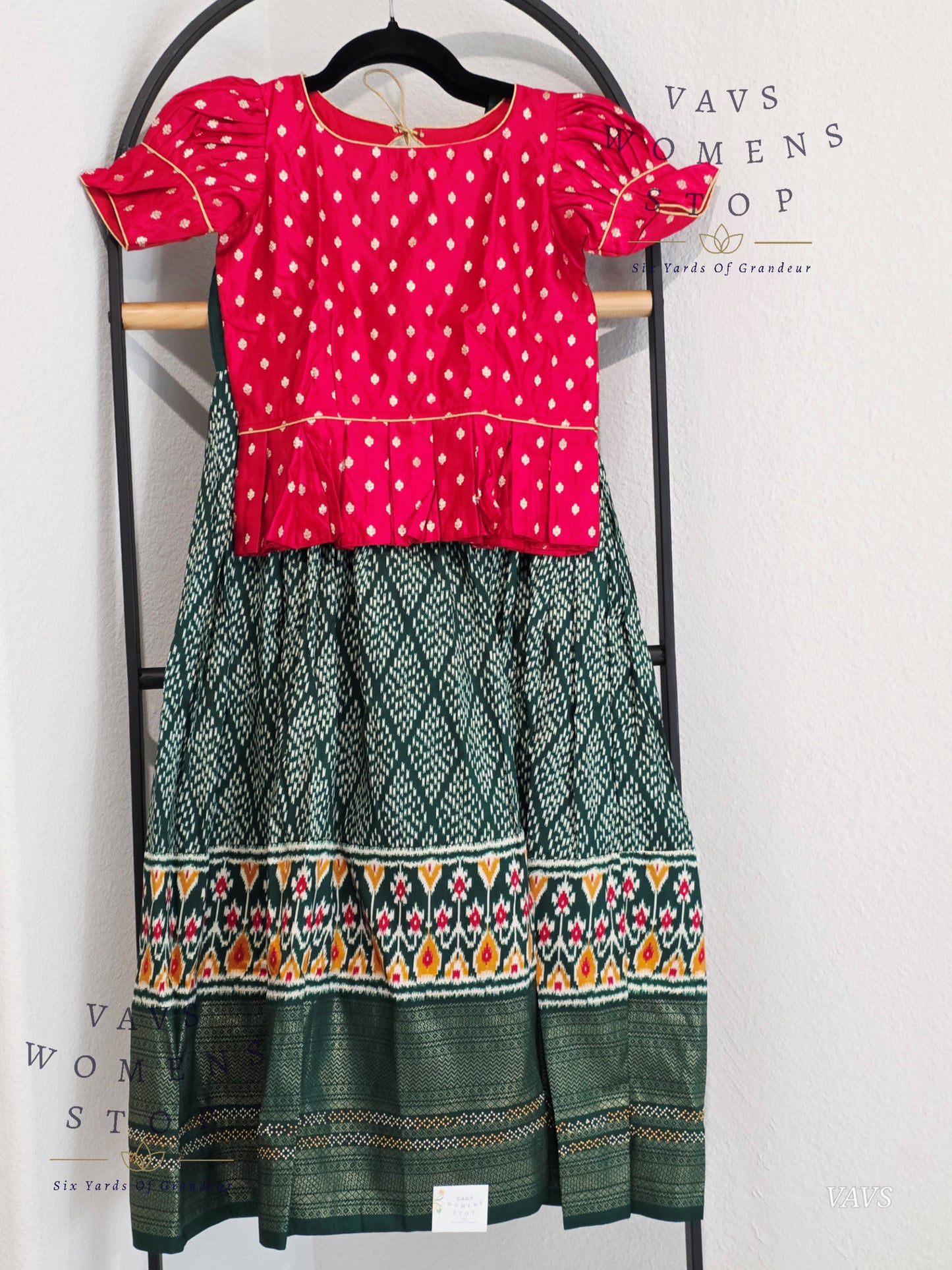 Munga Benarasi Silk Lehenga Blouse