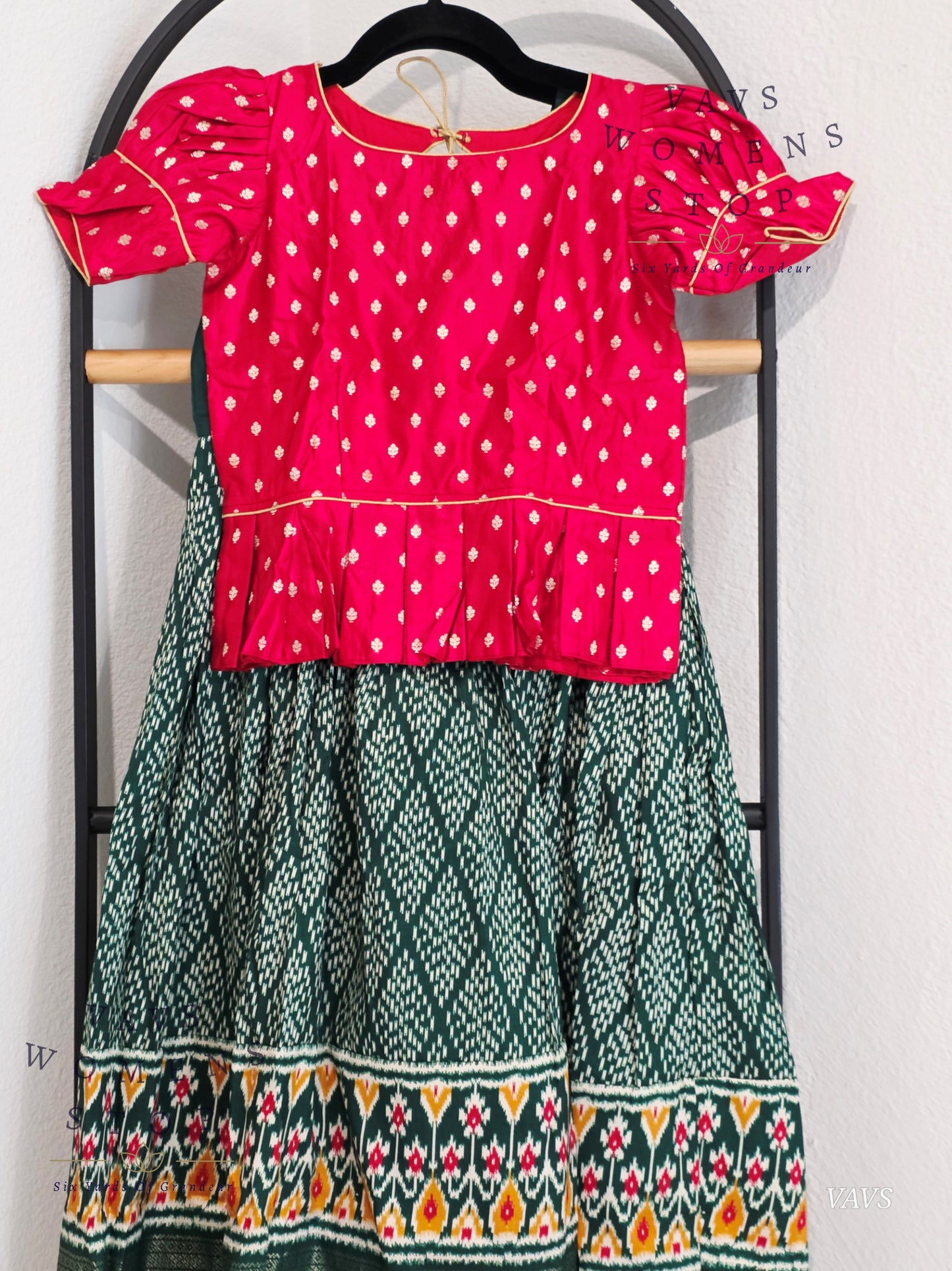 Munga Benarasi Silk Lehenga Blouse