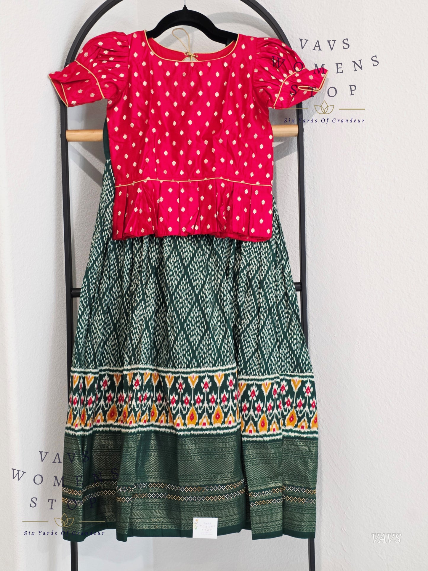 Munga Benarasi Silk Lehenga Blouse