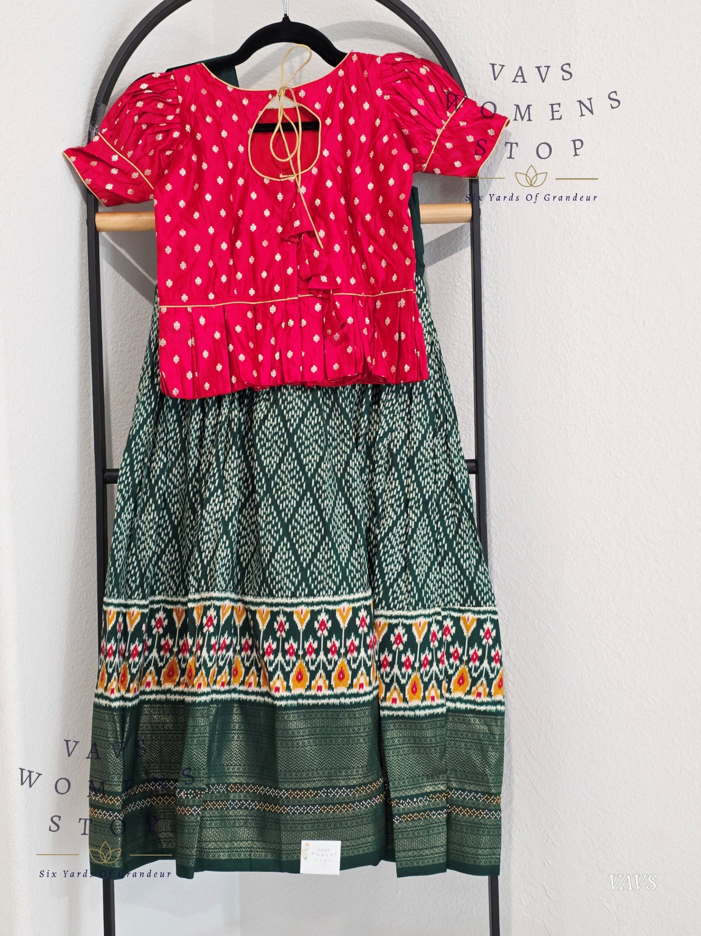Munga Benarasi Silk Lehenga Blouse