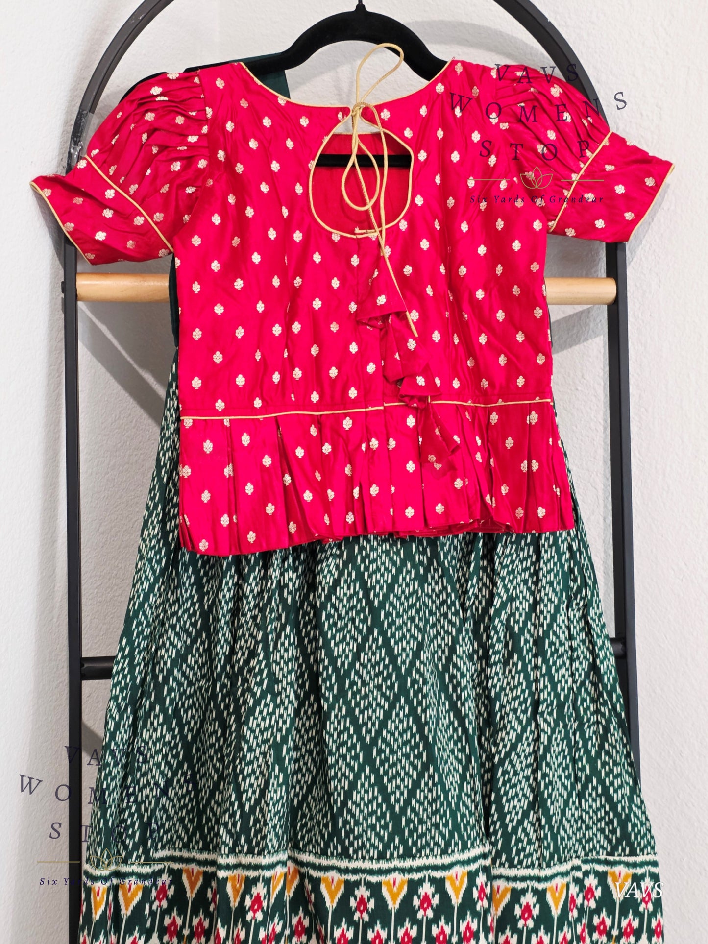 Munga Benarasi Silk Lehenga Blouse