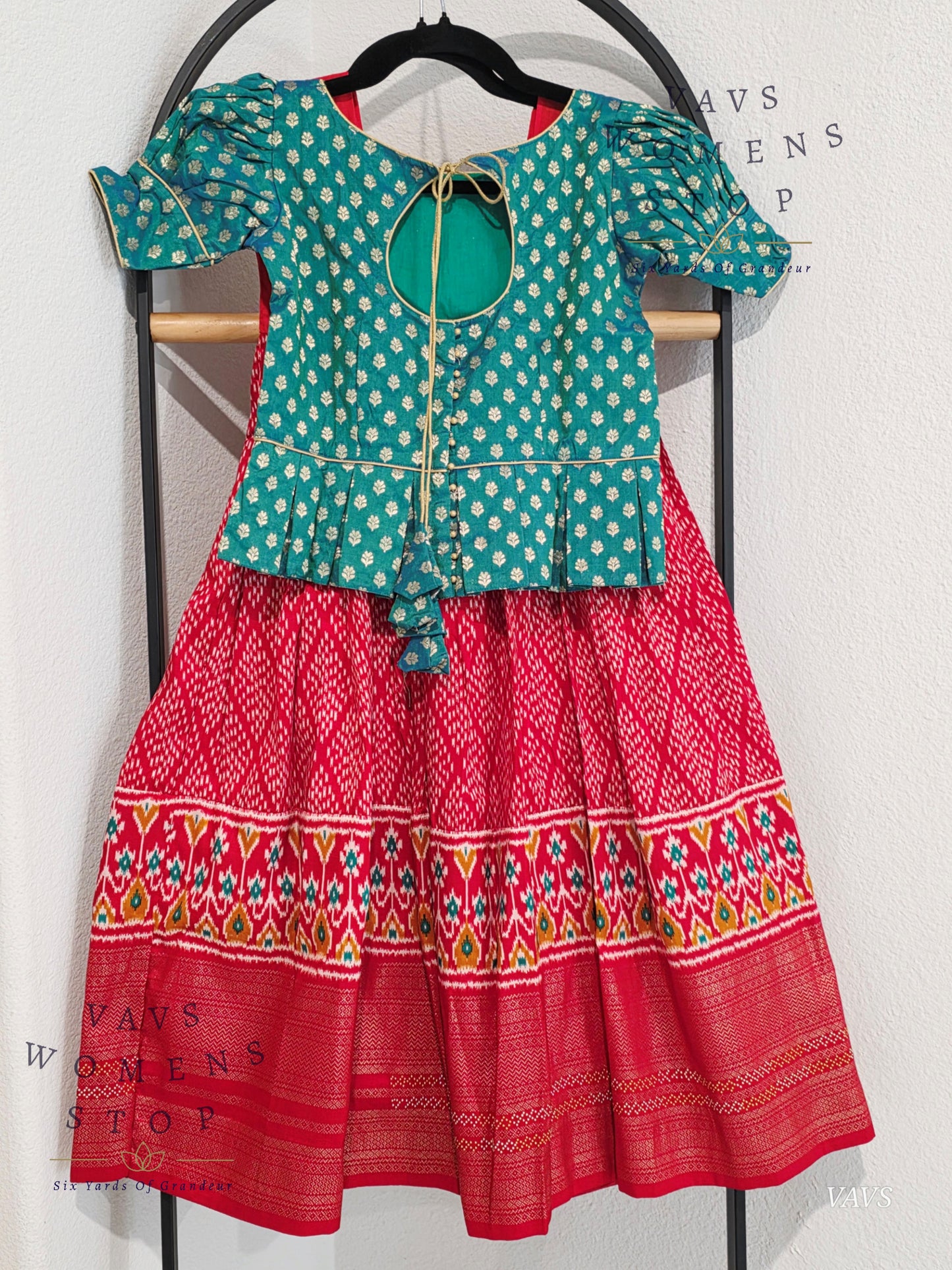 Munga Benarasi Silk Lehenga Blouse