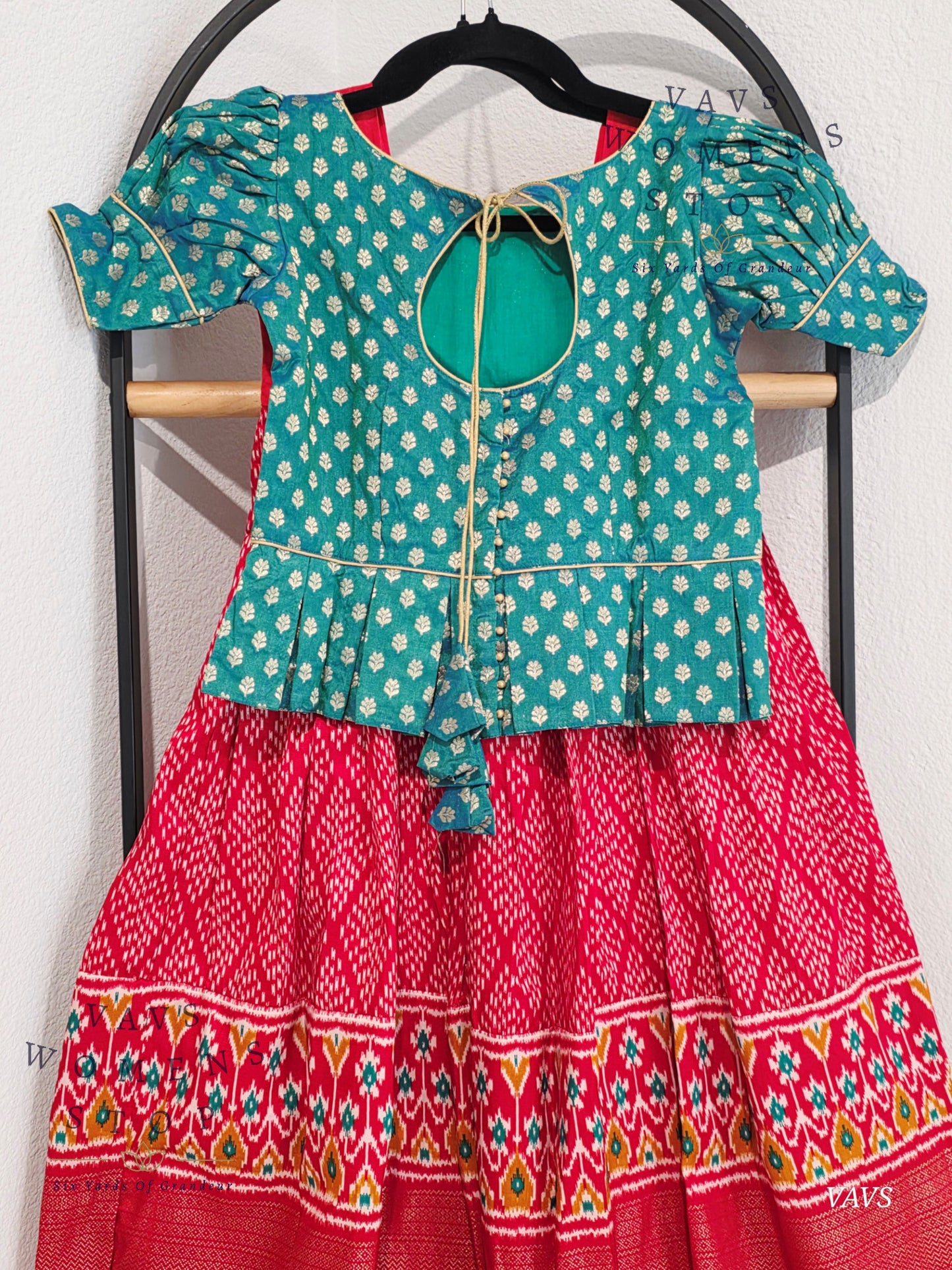 Munga Benarasi Silk Lehenga Blouse