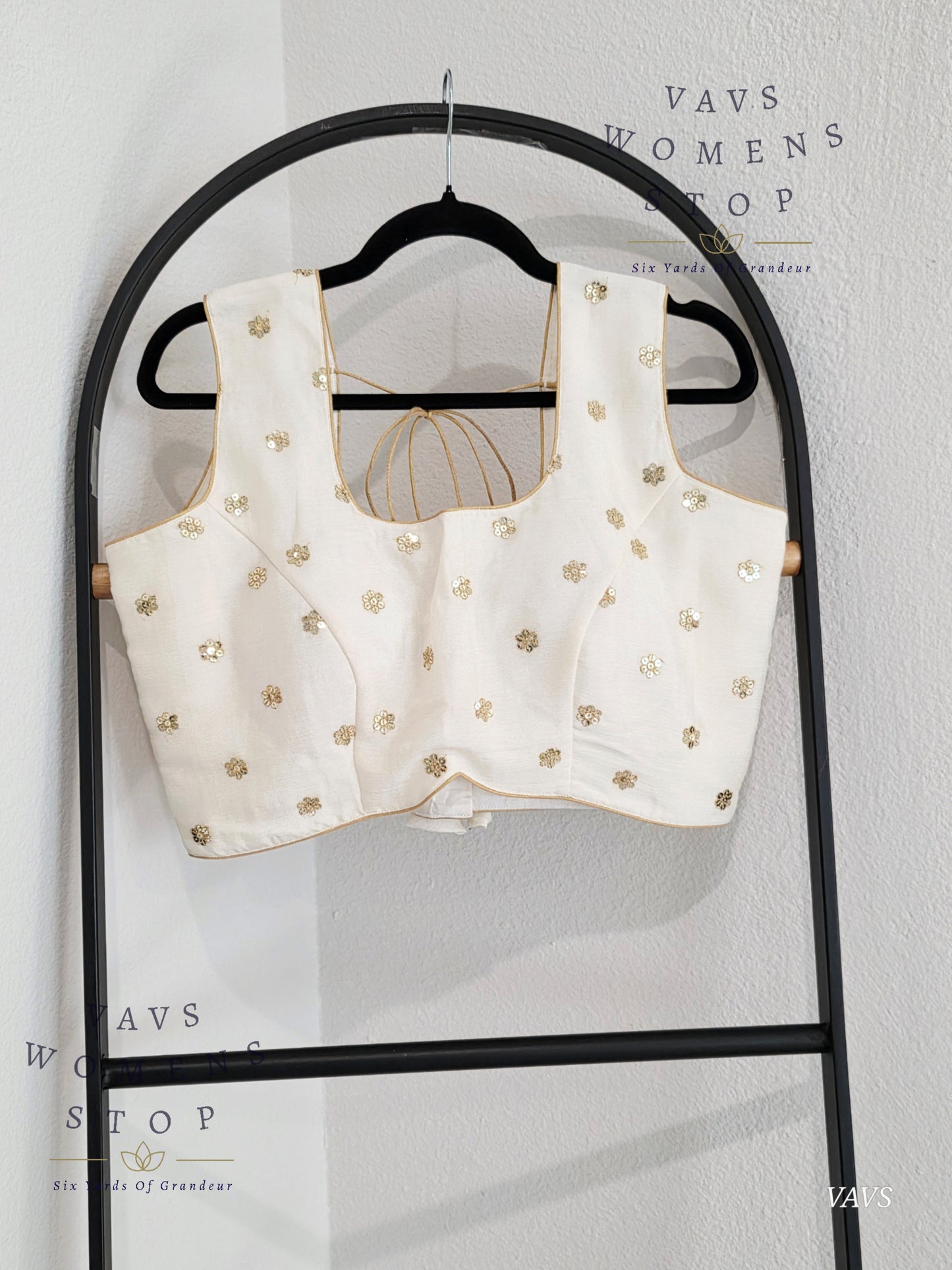 Offwhite Chinon Chiffon Sleeveless Stitched Blouse