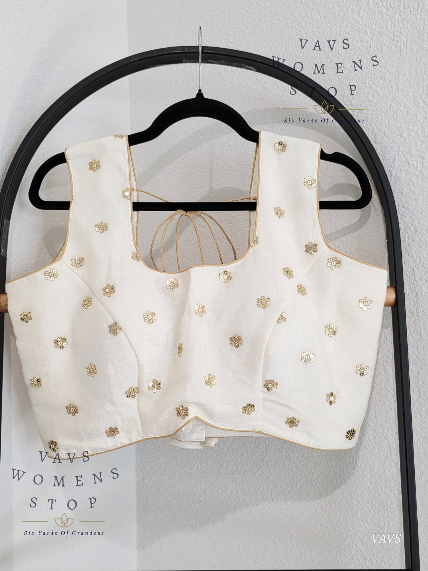 Offwhite Chinon Chiffon Sleeveless Stitched Blouse