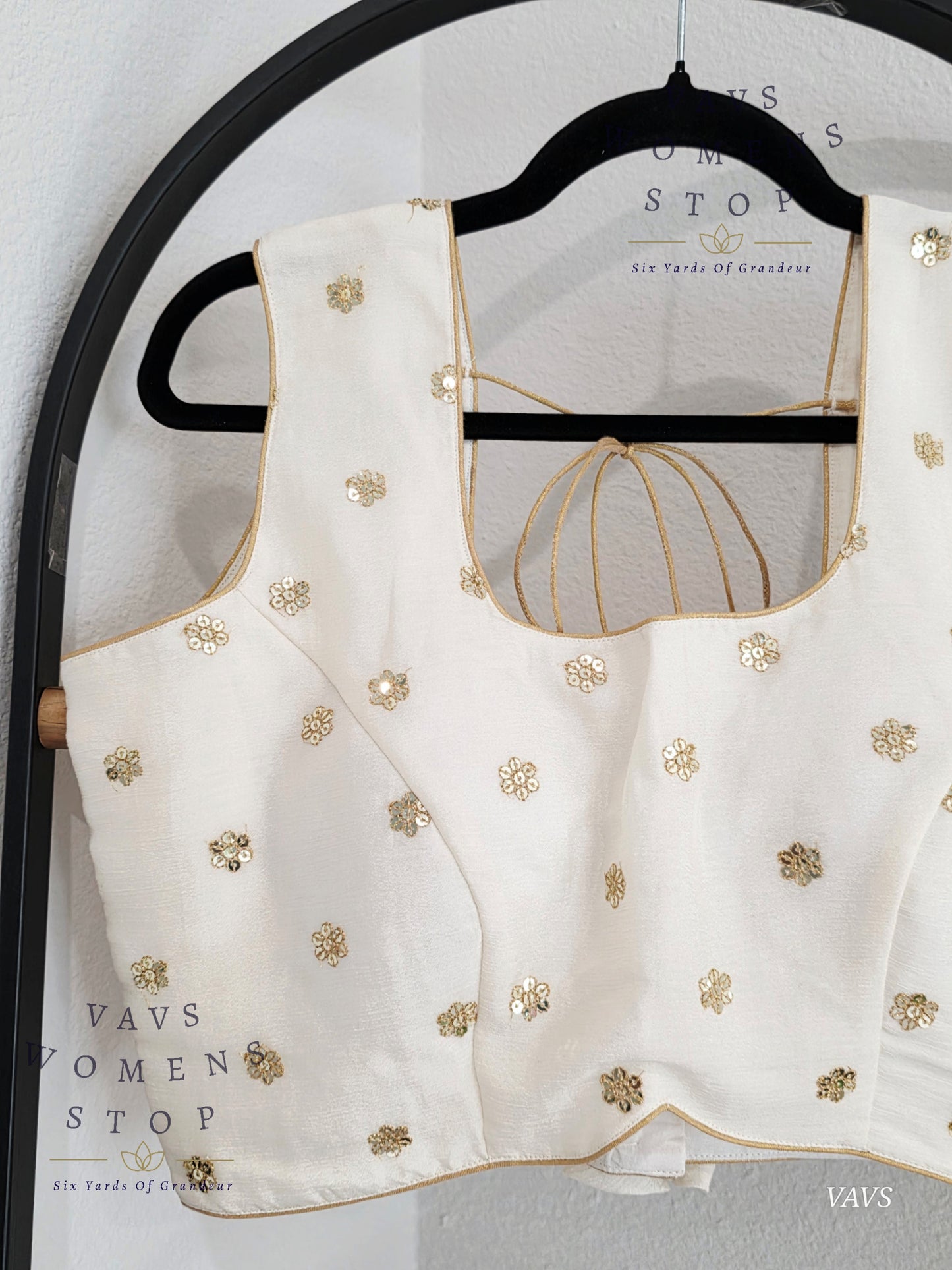 Offwhite Chinon Chiffon Sleeveless Stitched Blouse