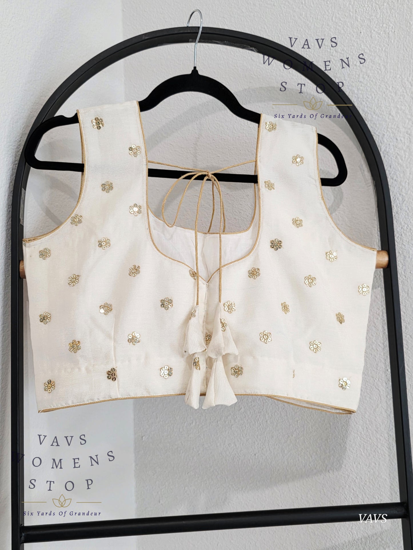 Offwhite Chinon Chiffon Sleeveless Stitched Blouse