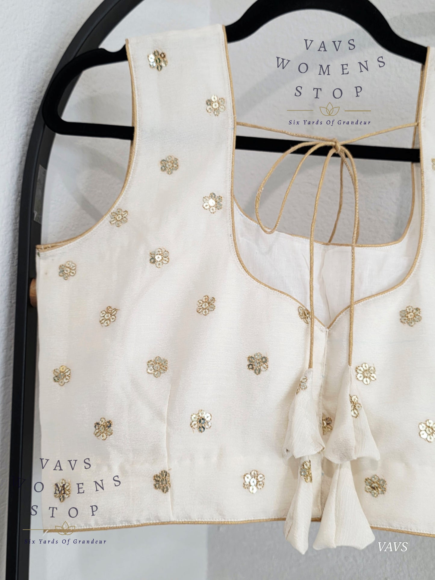 Offwhite Chinon Chiffon Sleeveless Stitched Blouse