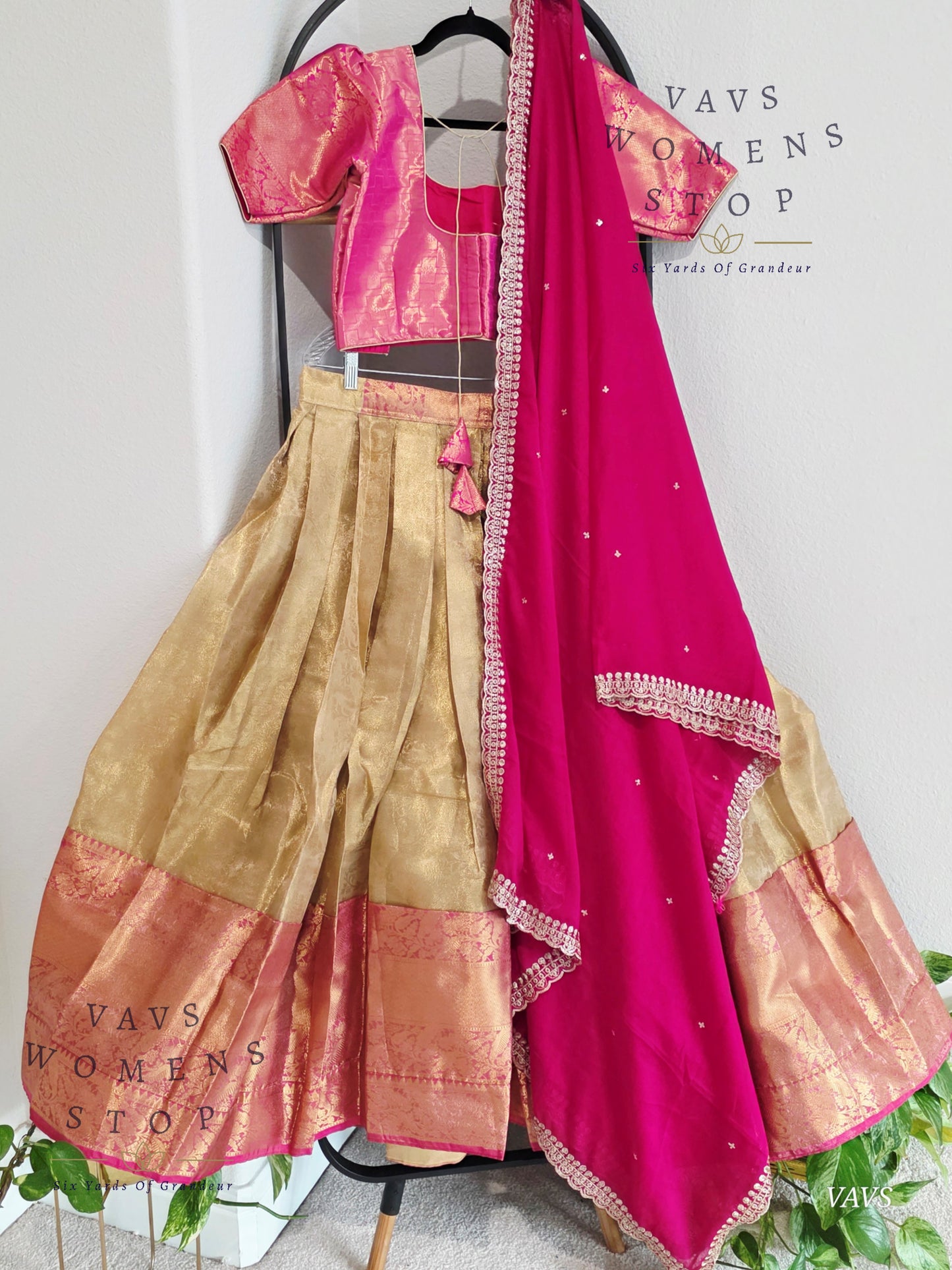 Kora Tissue Lehenga / Langa Voni Set