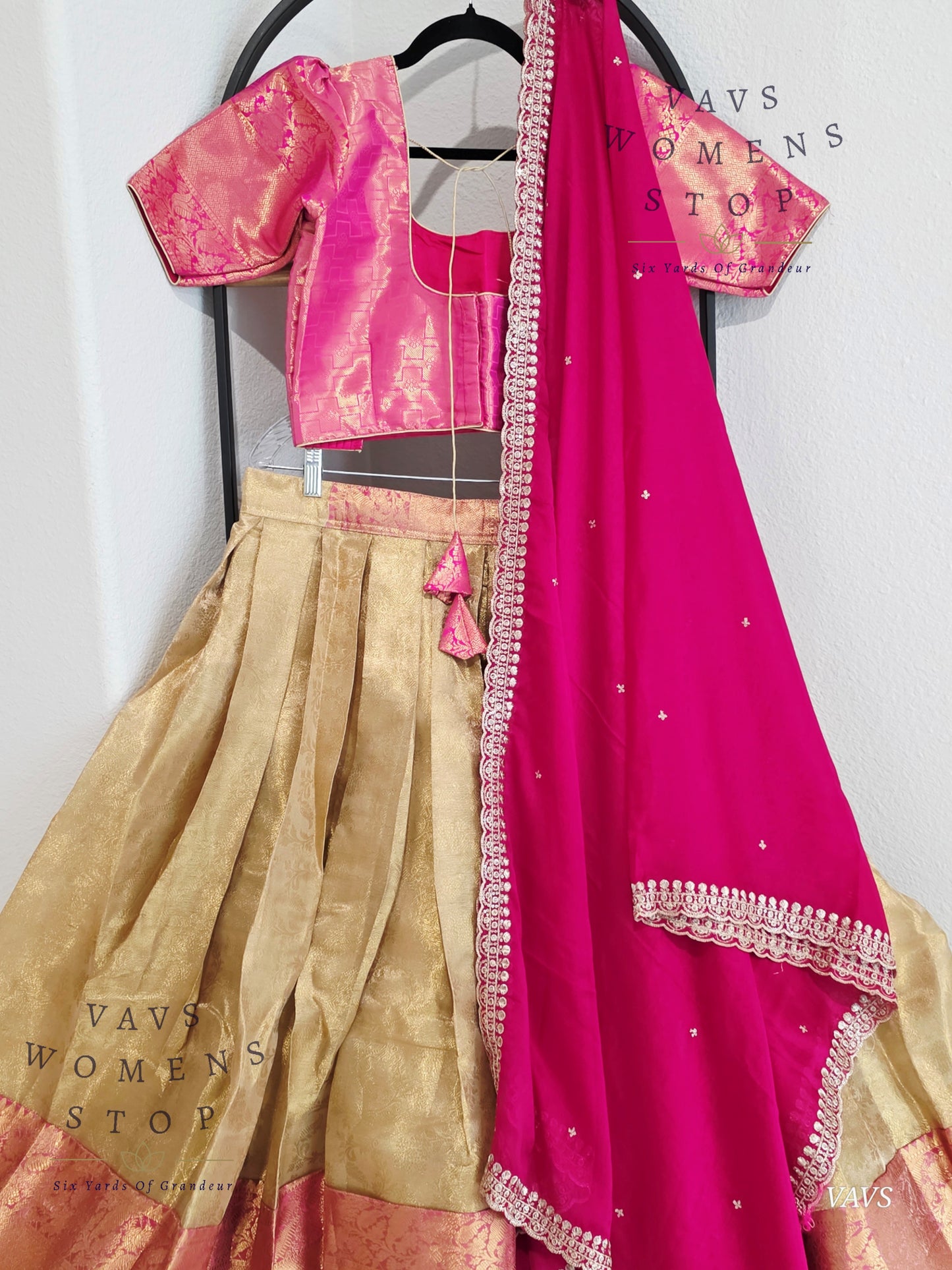 Kora Tissue Lehenga / Langa Voni Set