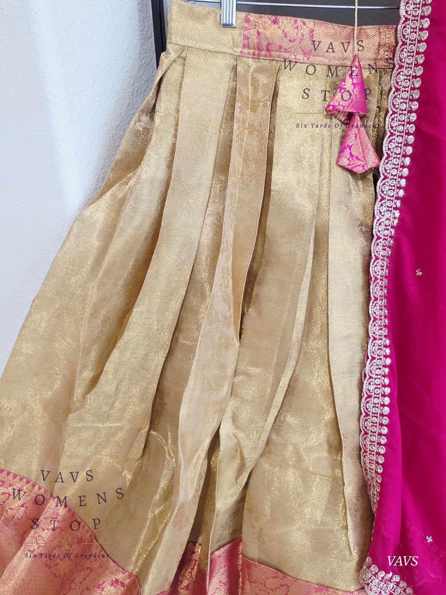 Kora Tissue Lehenga / Langa Voni Set