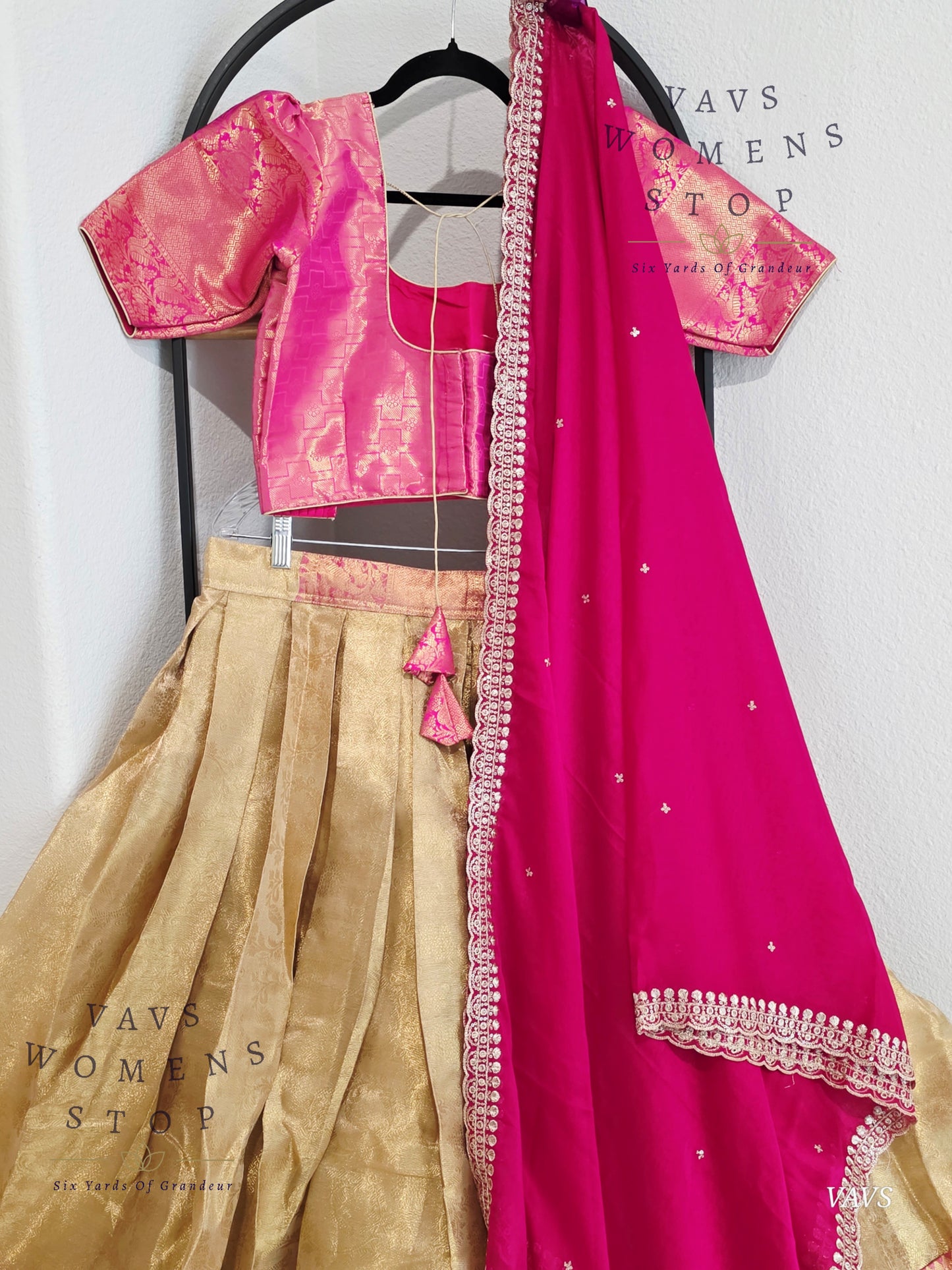 Kora Tissue Lehenga / Langa Voni Set