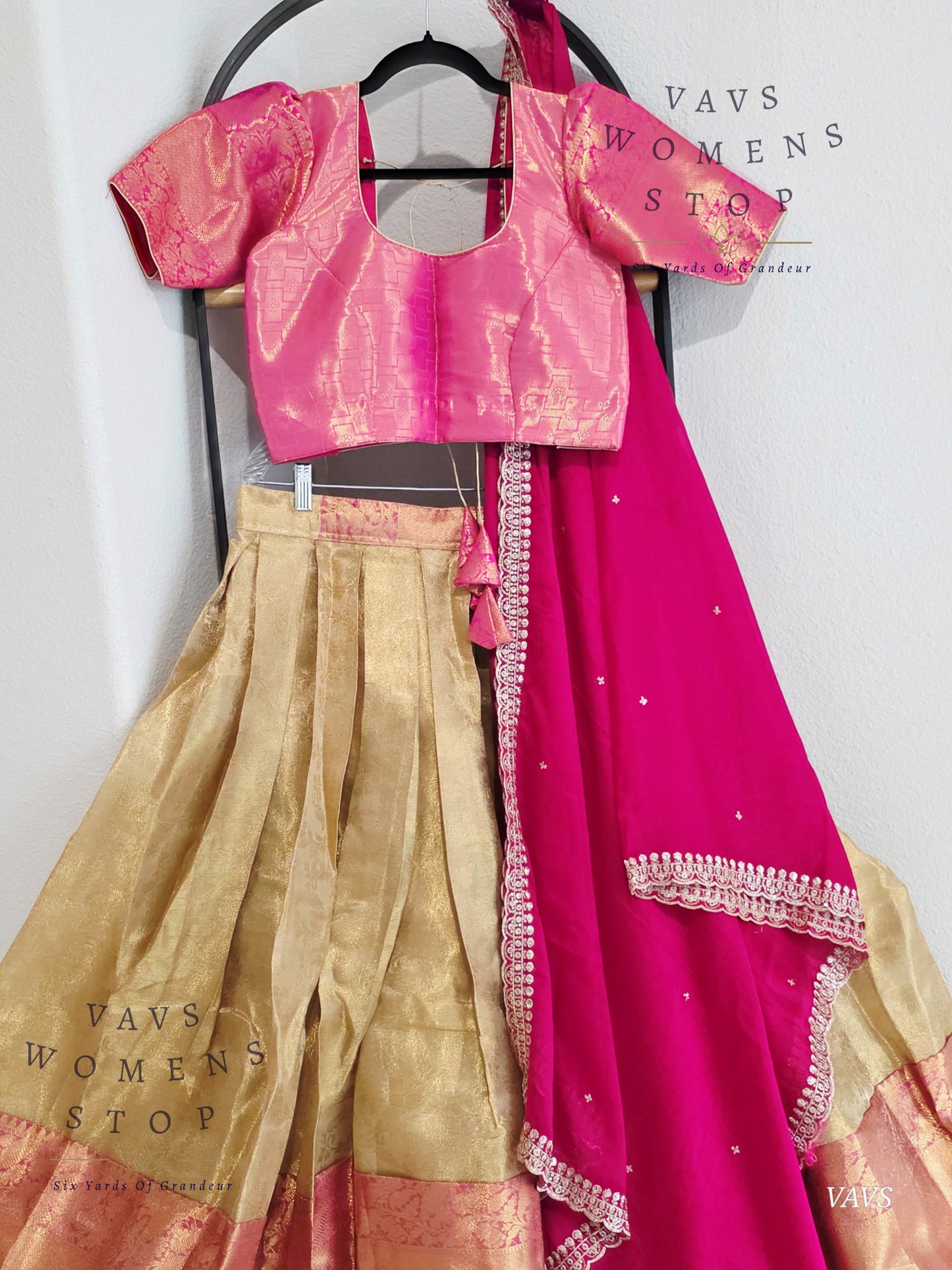 Kora Tissue Lehenga / Langa Voni Set