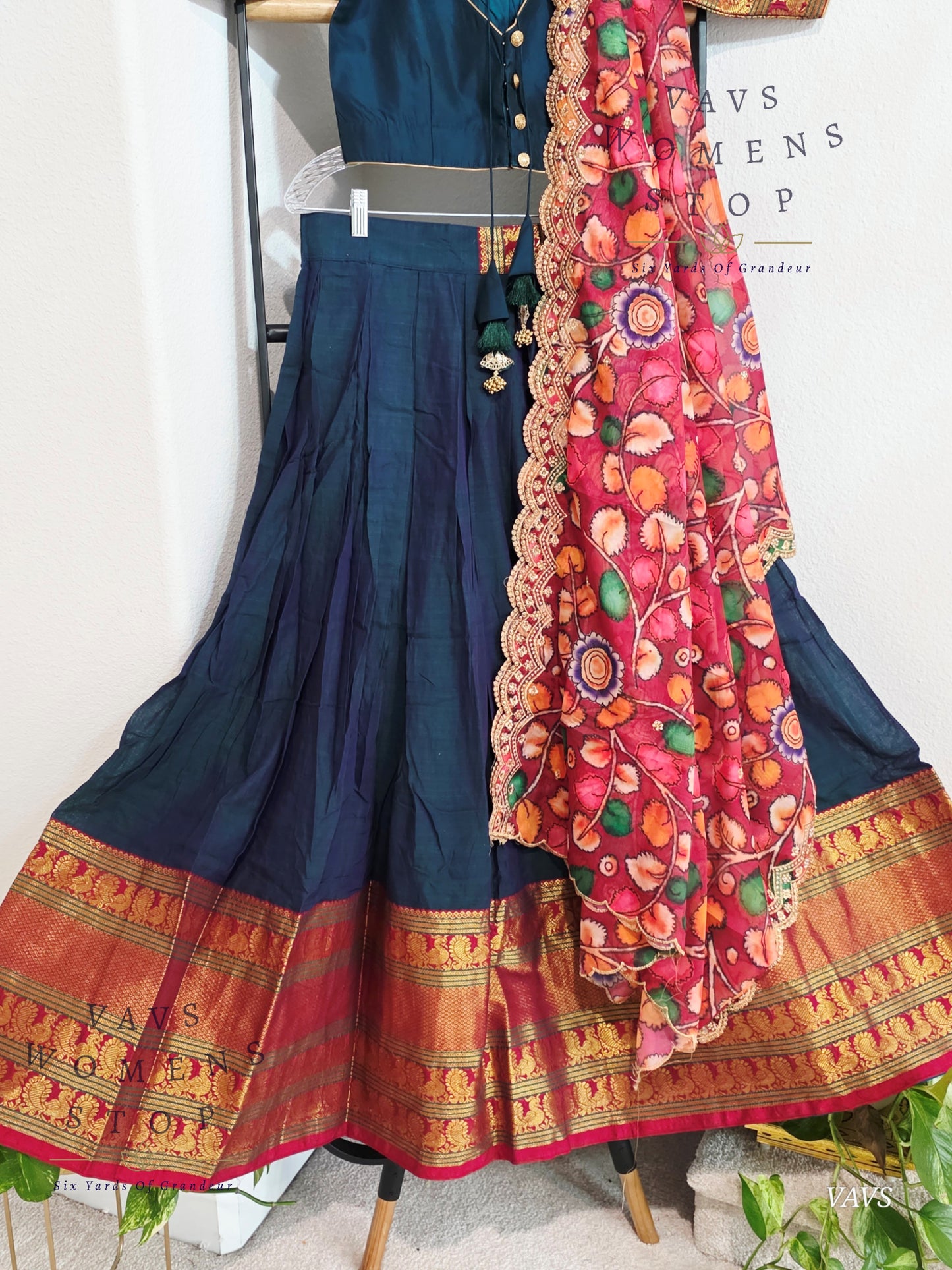 Traditional Narayanpet Lehenga / Half Saree Complete Set