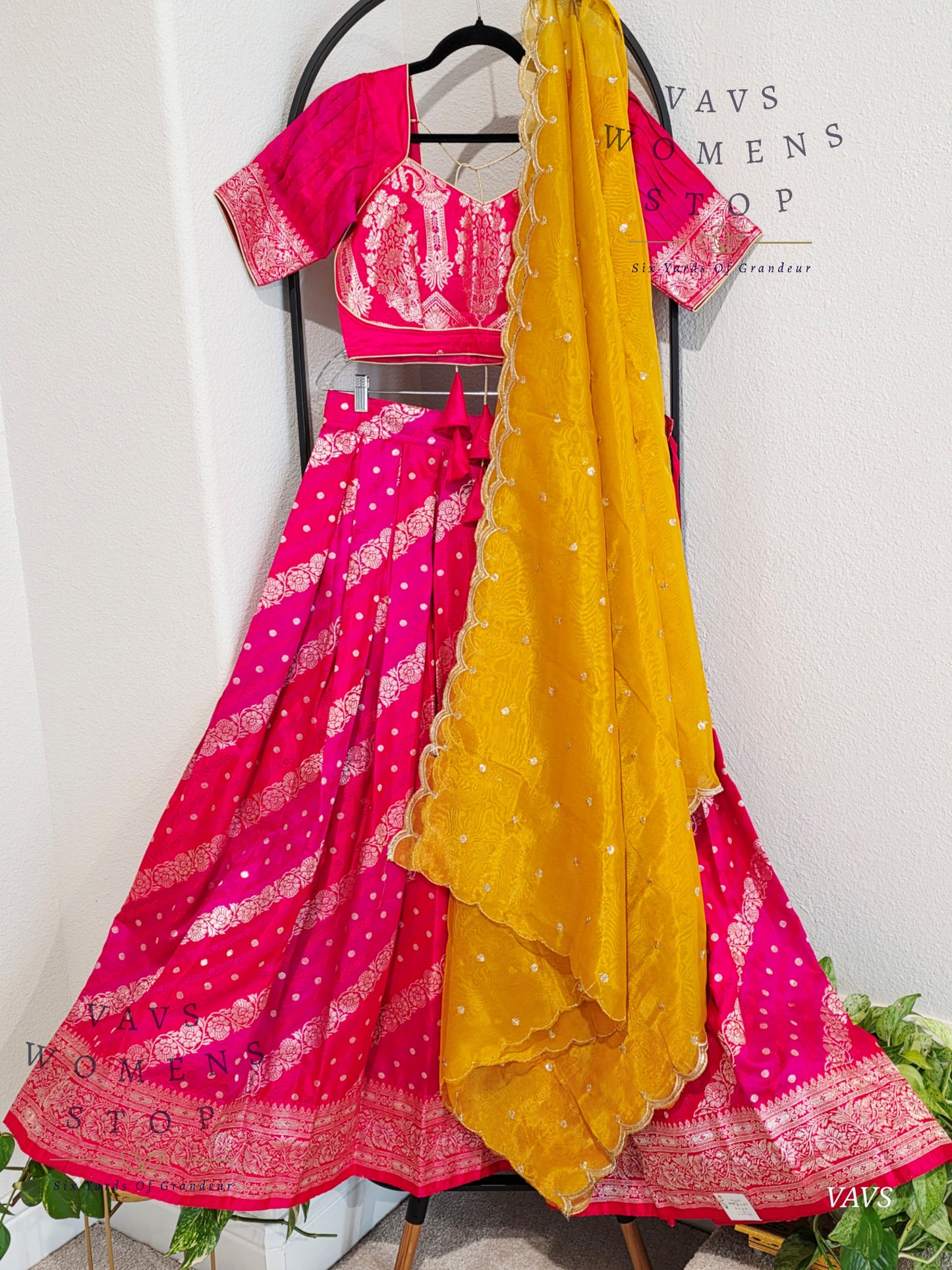 Soft Benarasi Silk Lehenga Set - Tissue Duppata