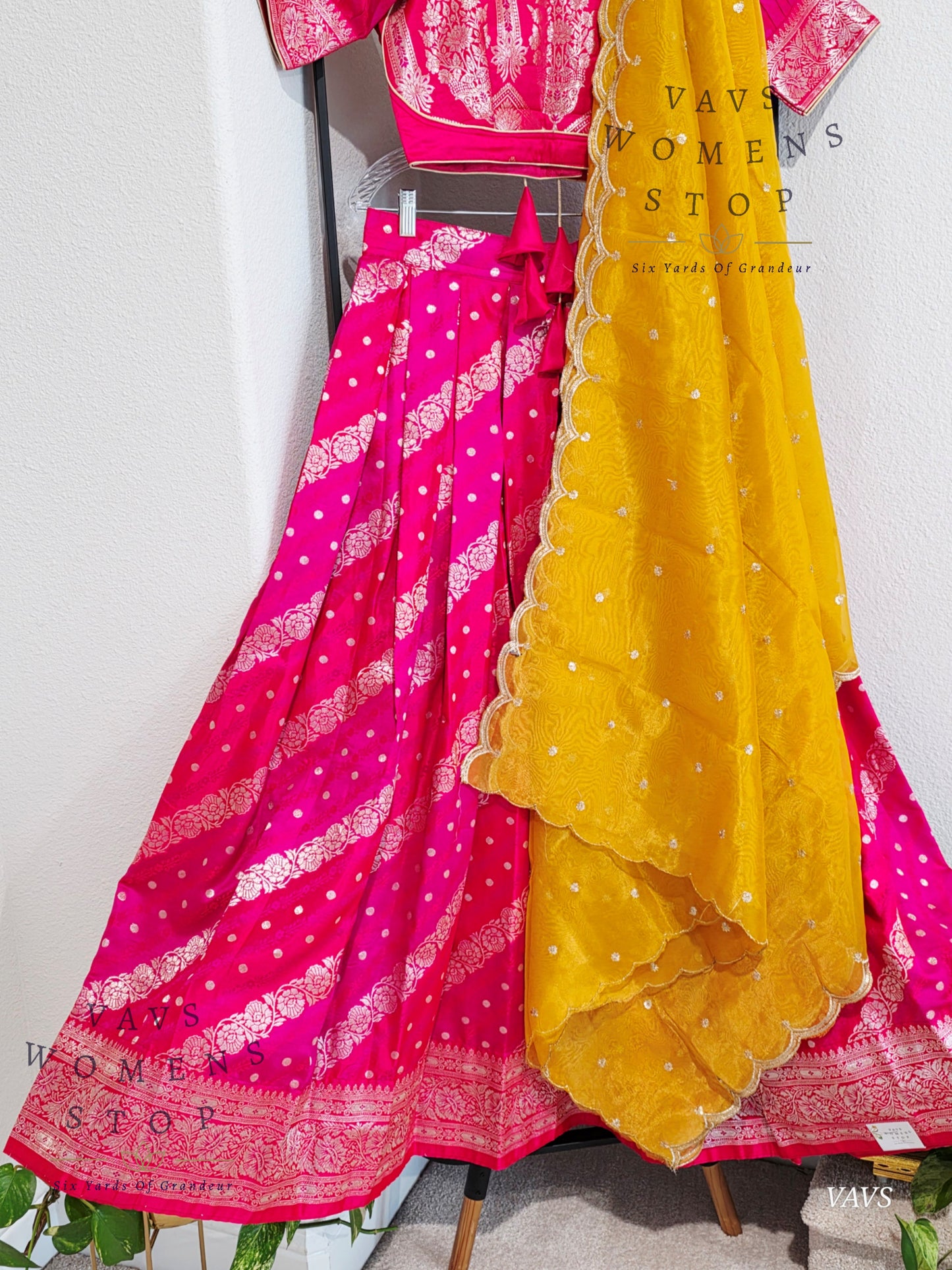 Soft Benarasi Silk Lehenga Set - Tissue Duppata