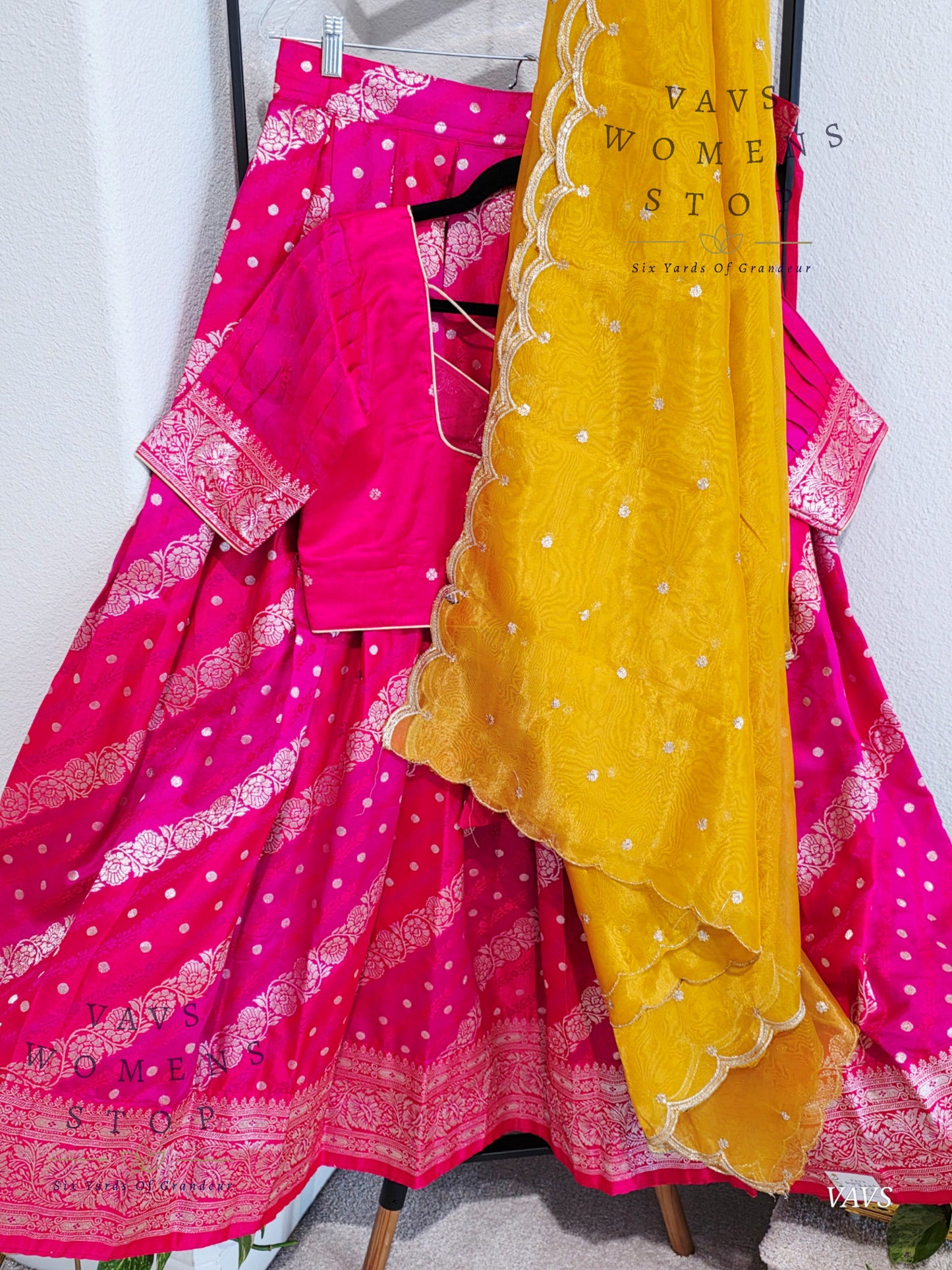 Soft Benarasi Silk Lehenga Set - Tissue Duppata