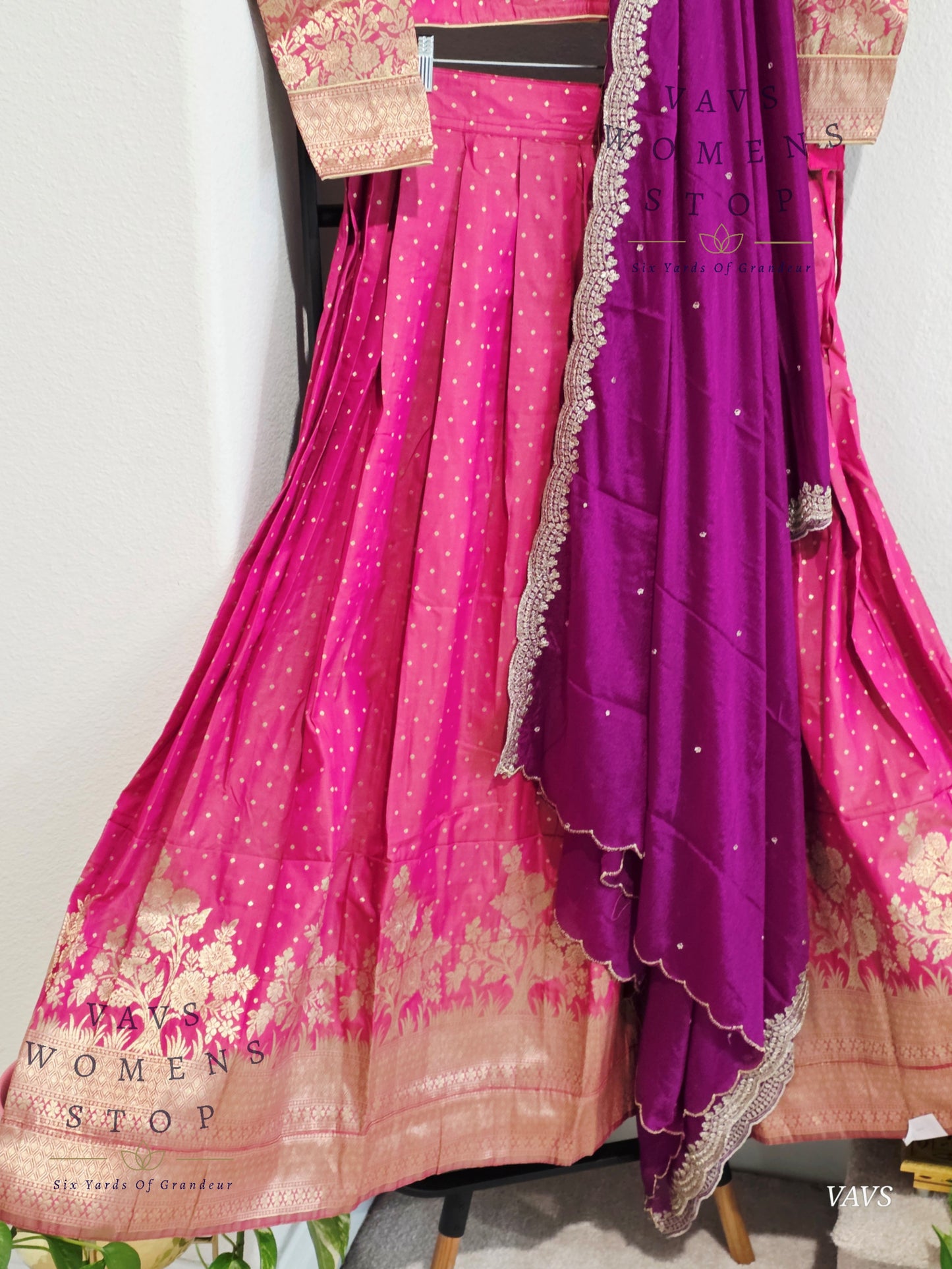 Full Sleeves Patterned Benarasi Silk Lehenga  Set