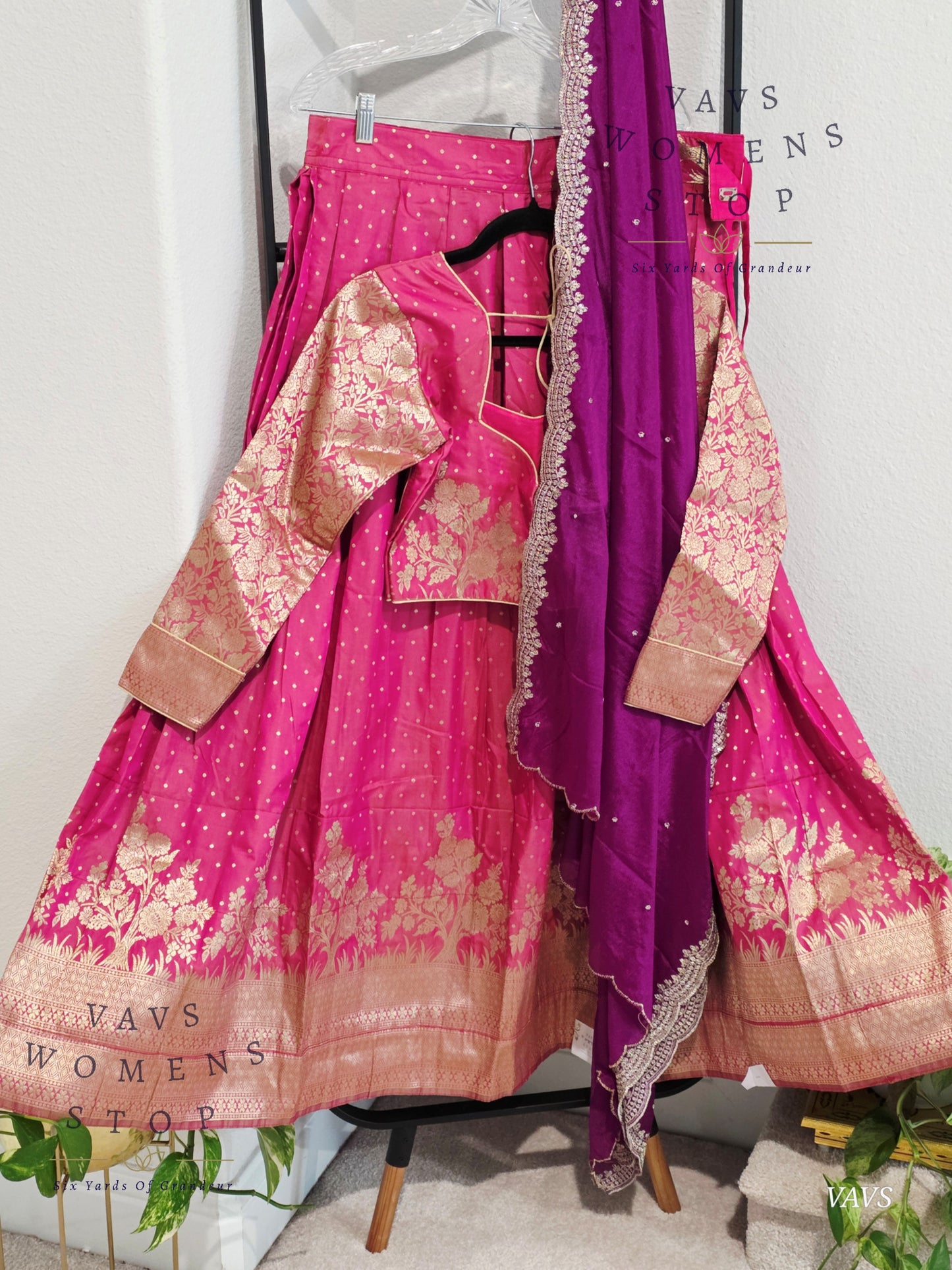 Full Sleeves Patterned Benarasi Silk Lehenga  Set