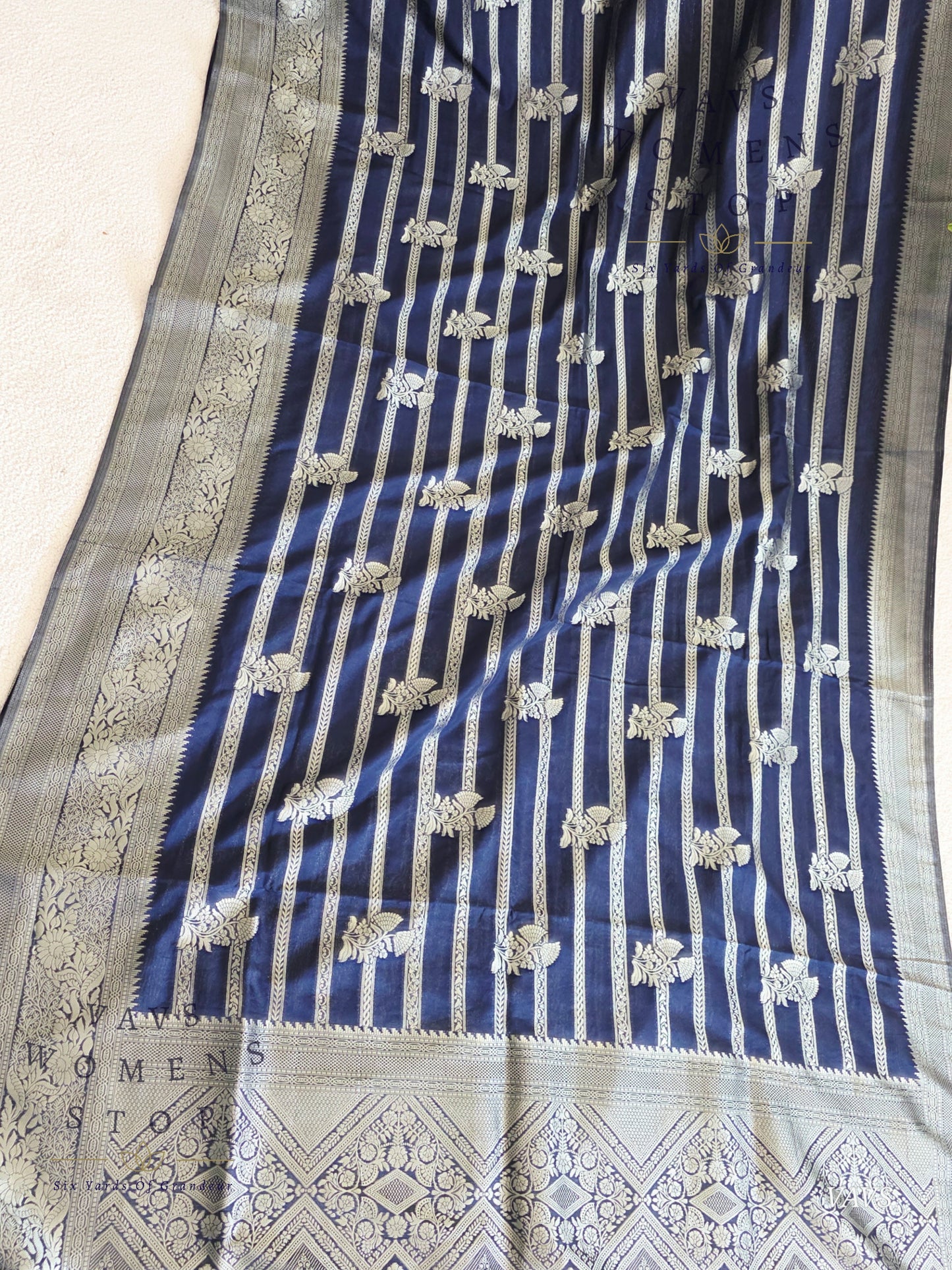 Semi Crepe Benarasi Silk Saree - Silver Net Designer Blouse