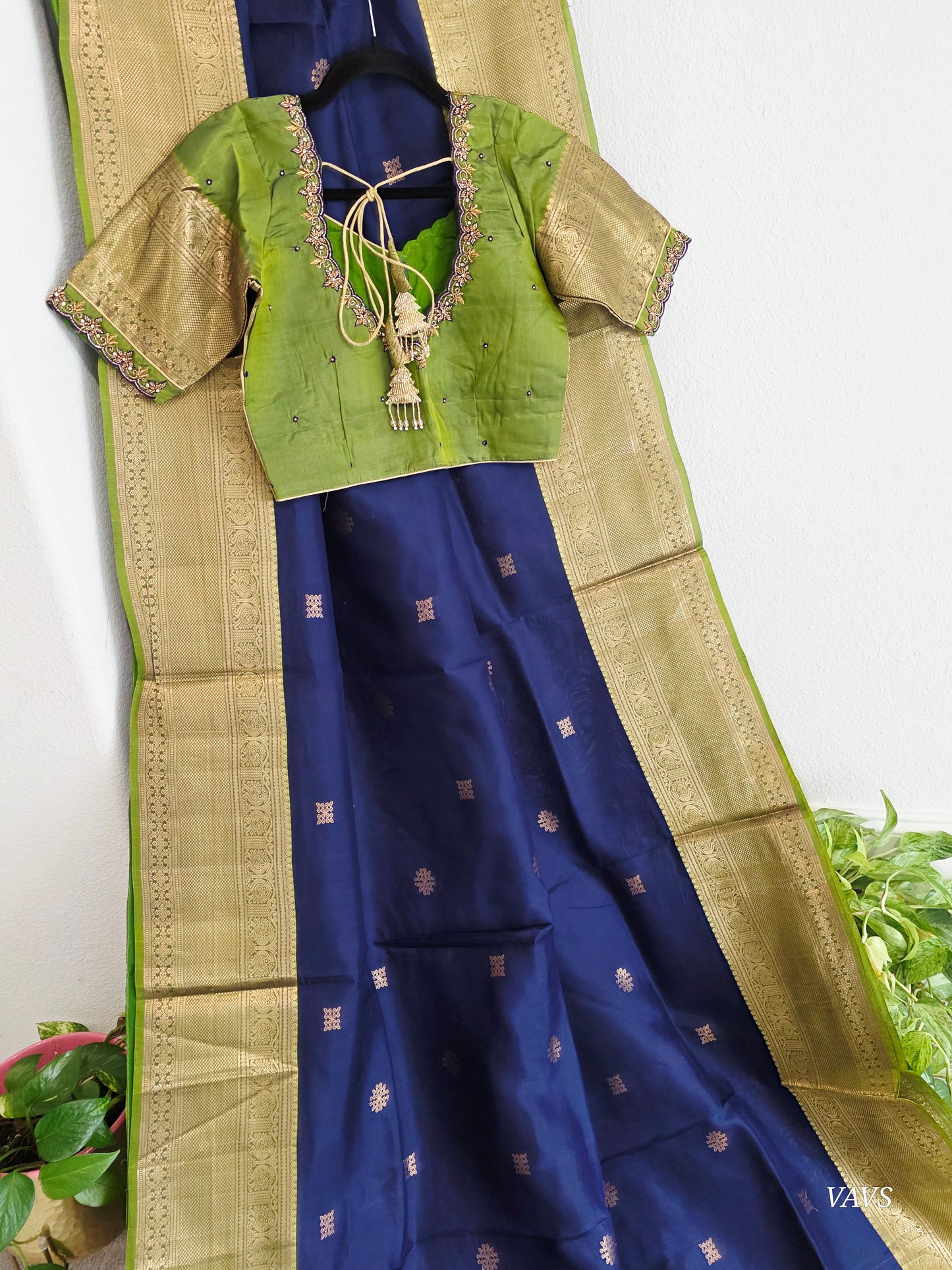 Pure Kanchi Soft Silk Saree in Navy Blue & Olive Green with Gold Kollam Butta