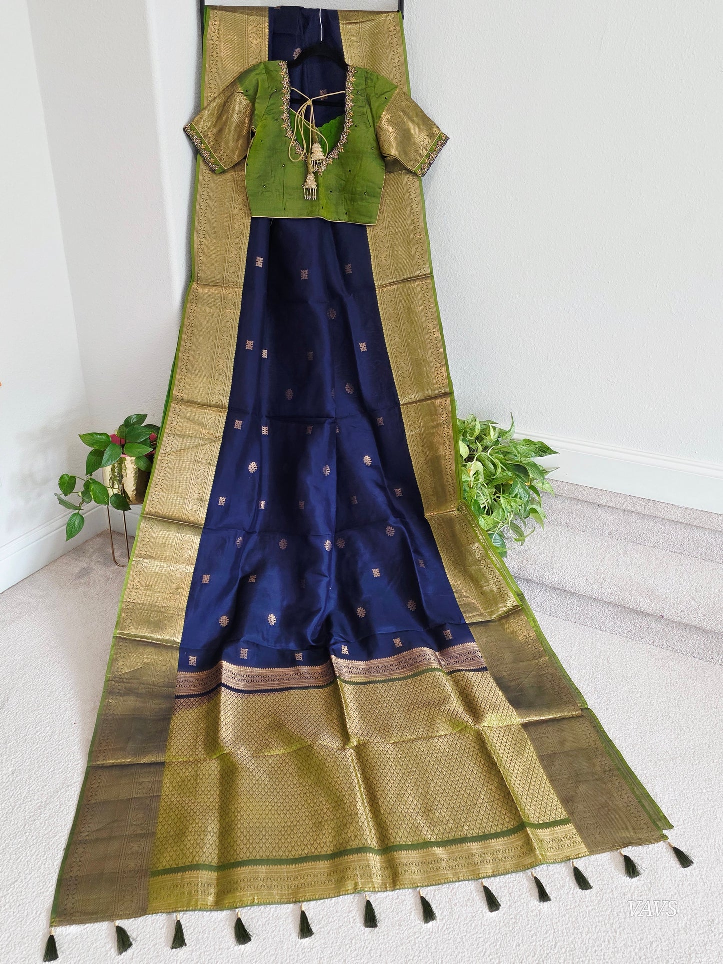 Pure Kanchi Soft Silk Saree in Navy Blue & Olive Green with Gold Kollam Butta