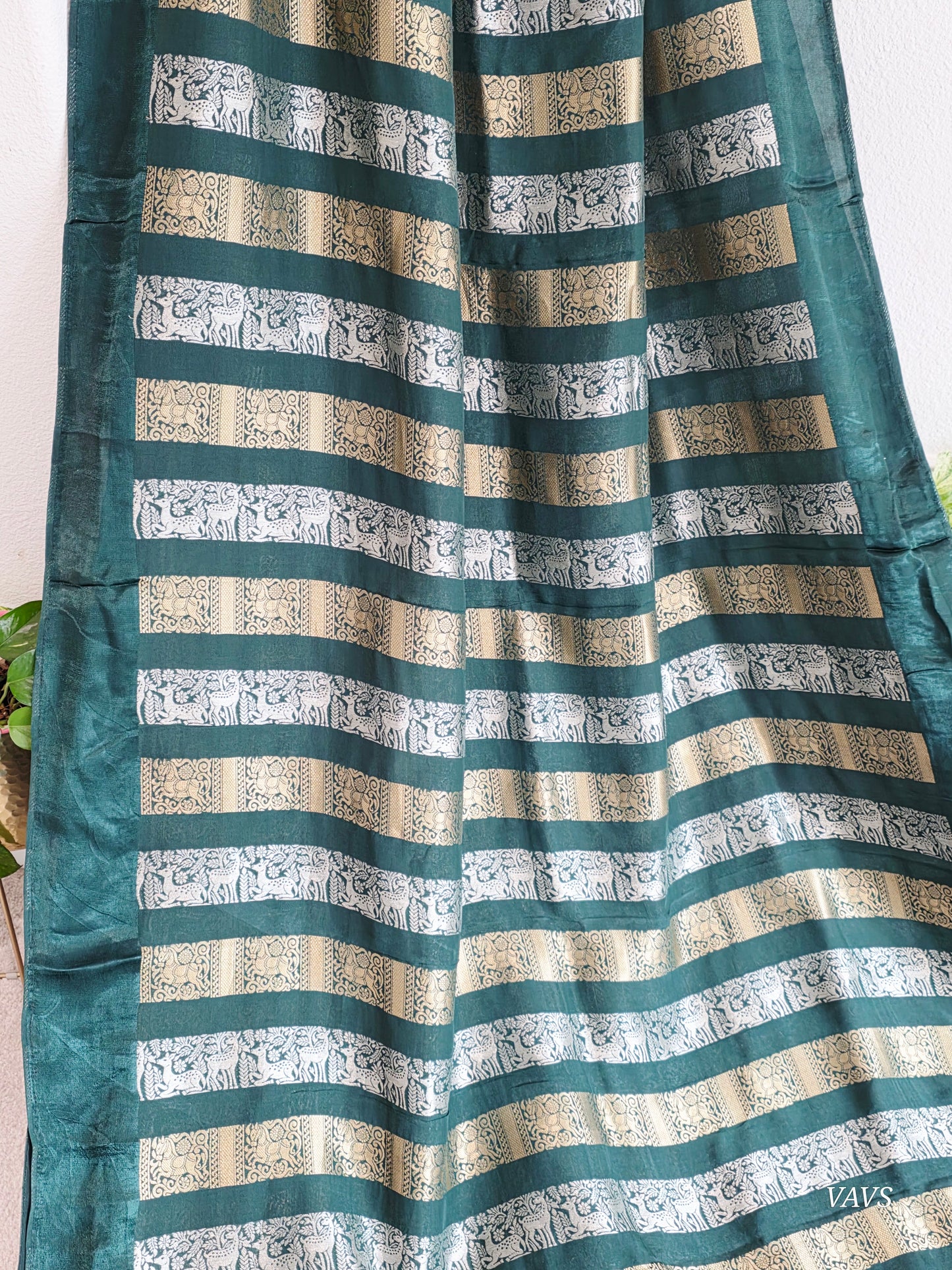 Nita Ambani Inspired Russian Dola Crepe Silk Saree with Ready Stitched Blouse | Emerald Green