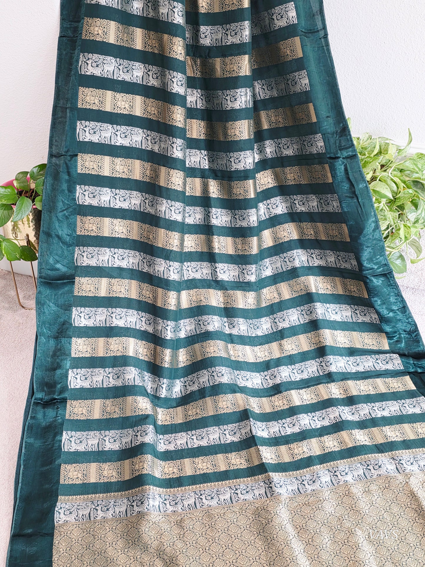 Nita Ambani Inspired Russian Dola Crepe Silk Saree with Ready Stitched Blouse | Emerald Green