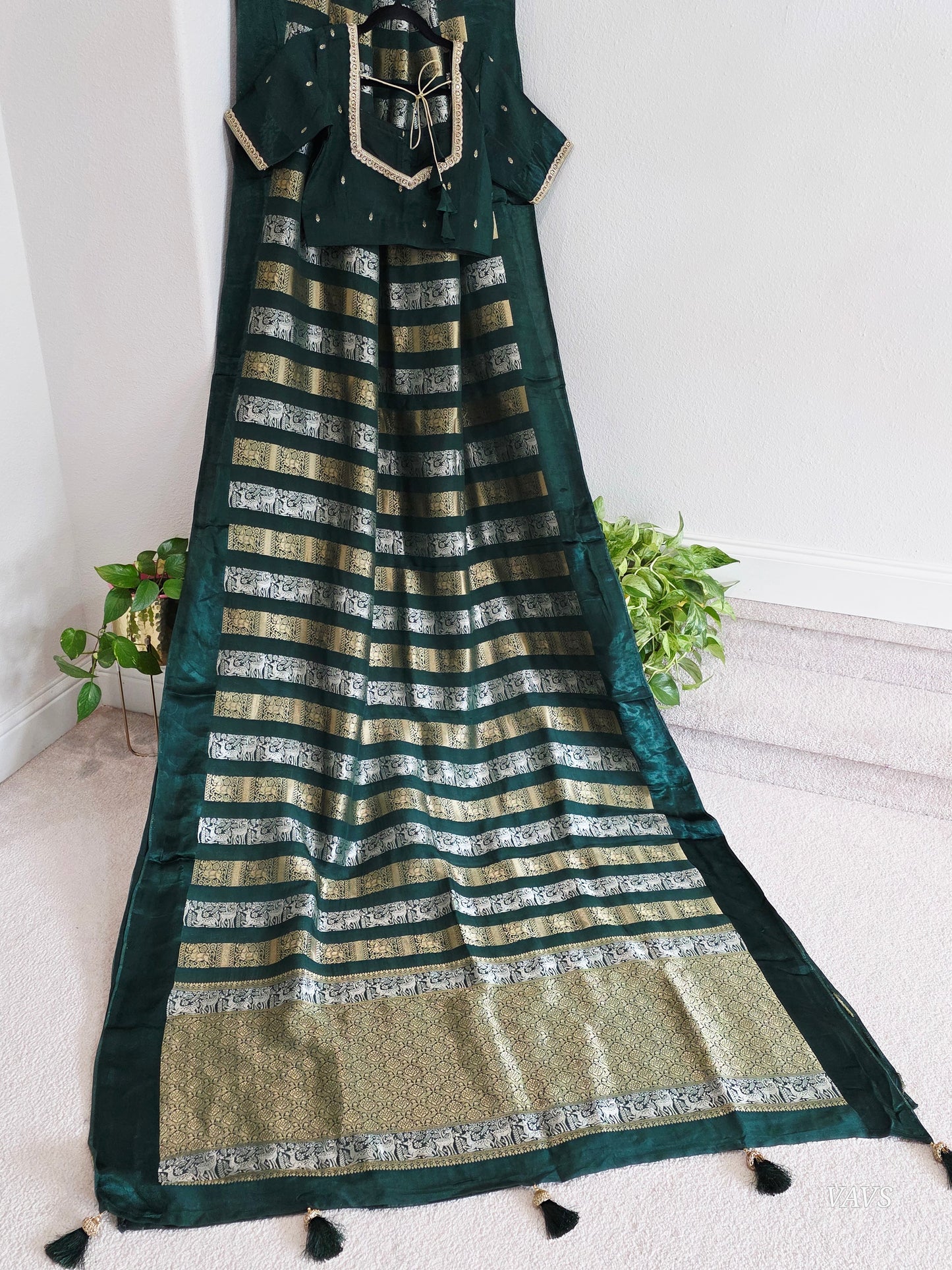 Nita Ambani Inspired Russian Dola Crepe Silk Saree with Ready Stitched Blouse | Emerald Green