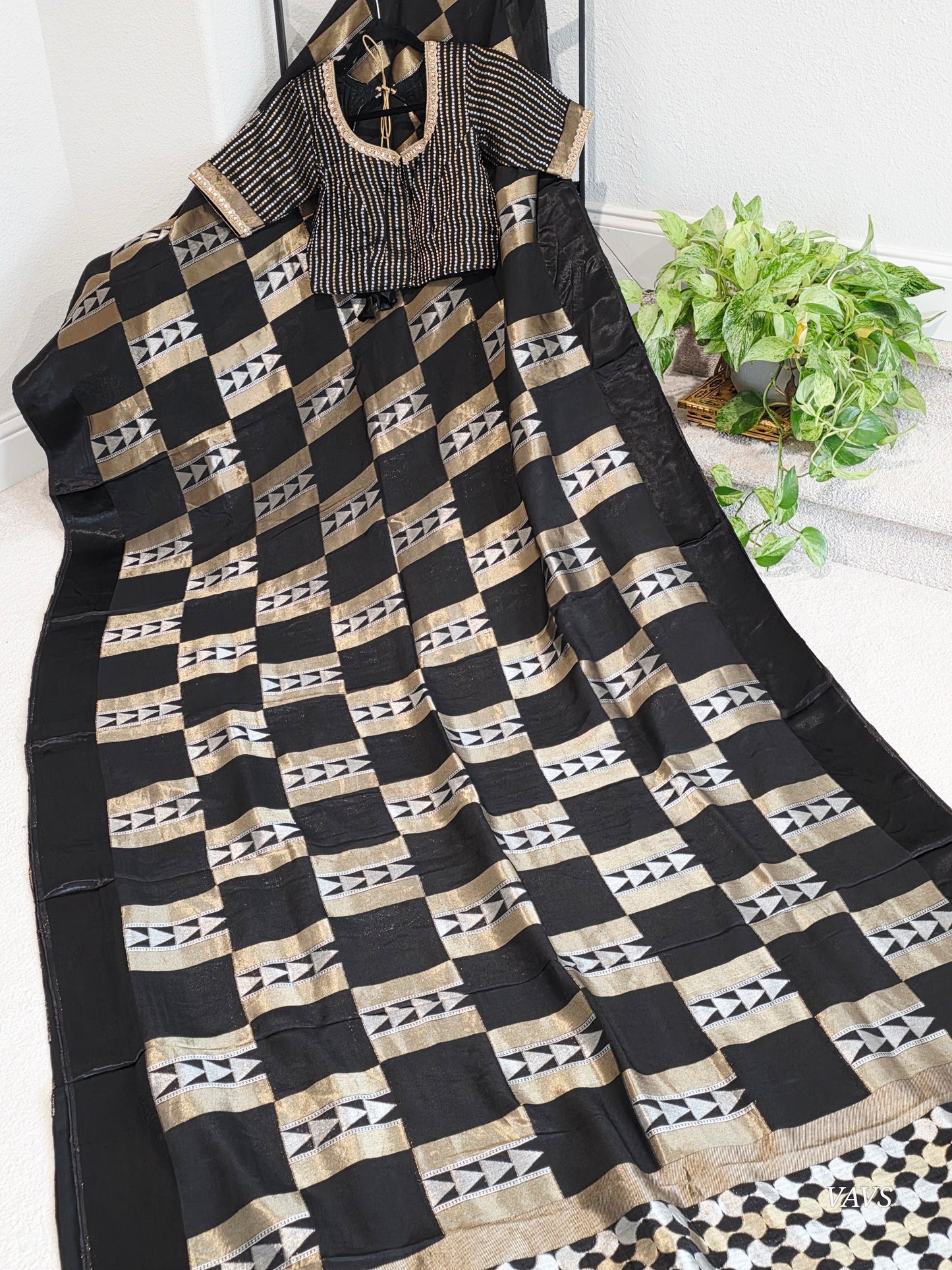 Russian Dola Crepe Silk Saree with Geometric Zari Woven Design & Ready Stitched Blouse | Black