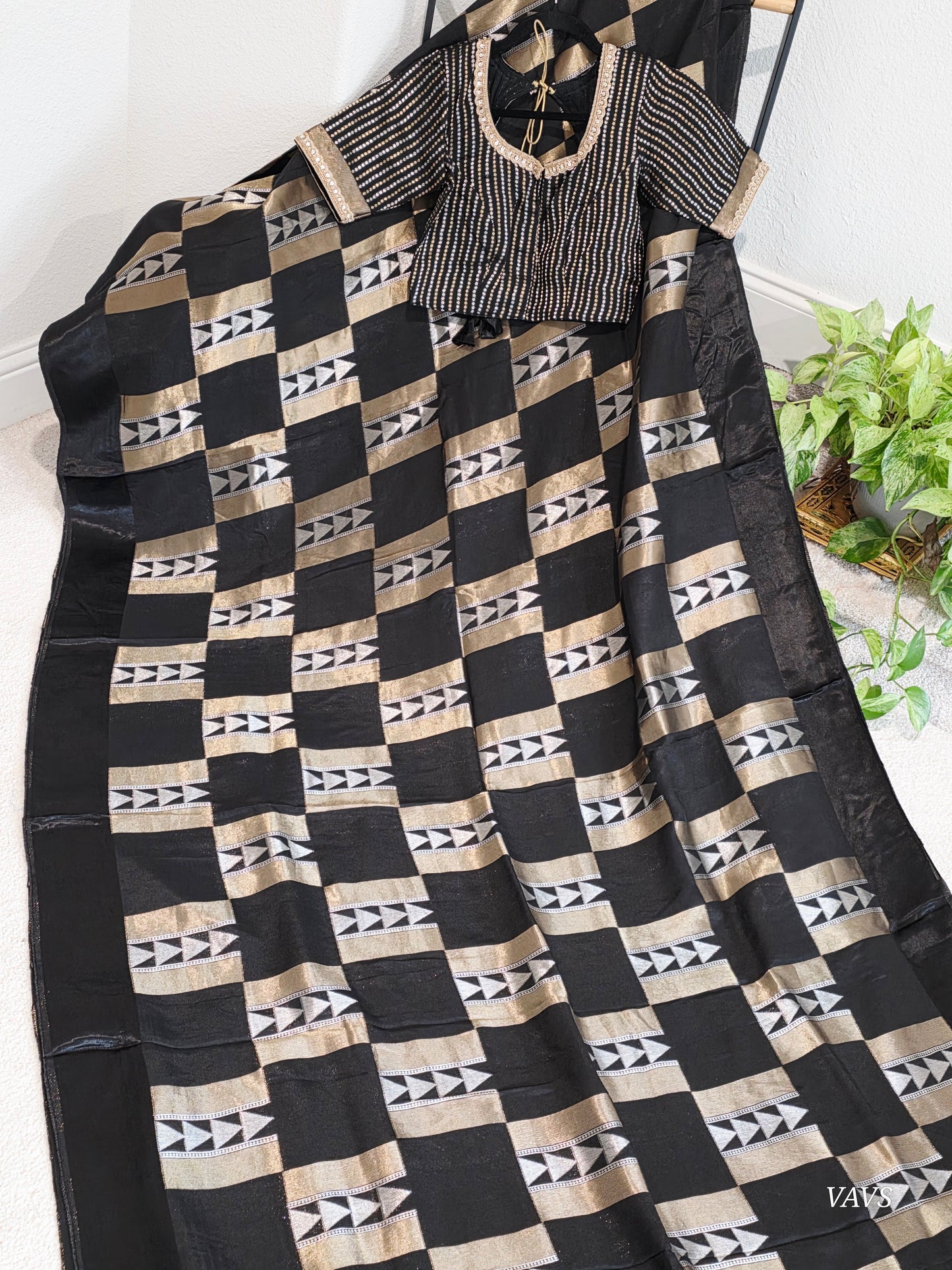 Russian Dola Crepe Silk Saree with Geometric Zari Woven Design & Ready Stitched Blouse | Black