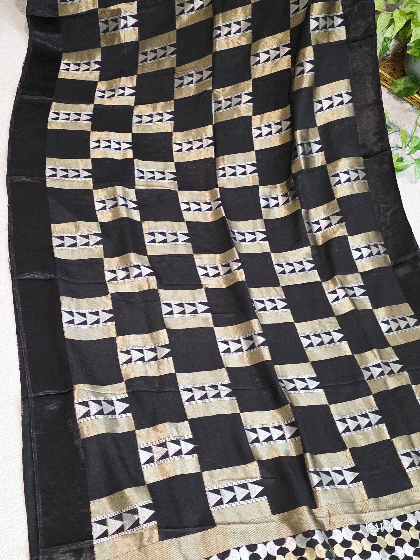 Russian Dola Crepe Silk Saree with Geometric Zari Woven Design & Ready Stitched Blouse | Black
