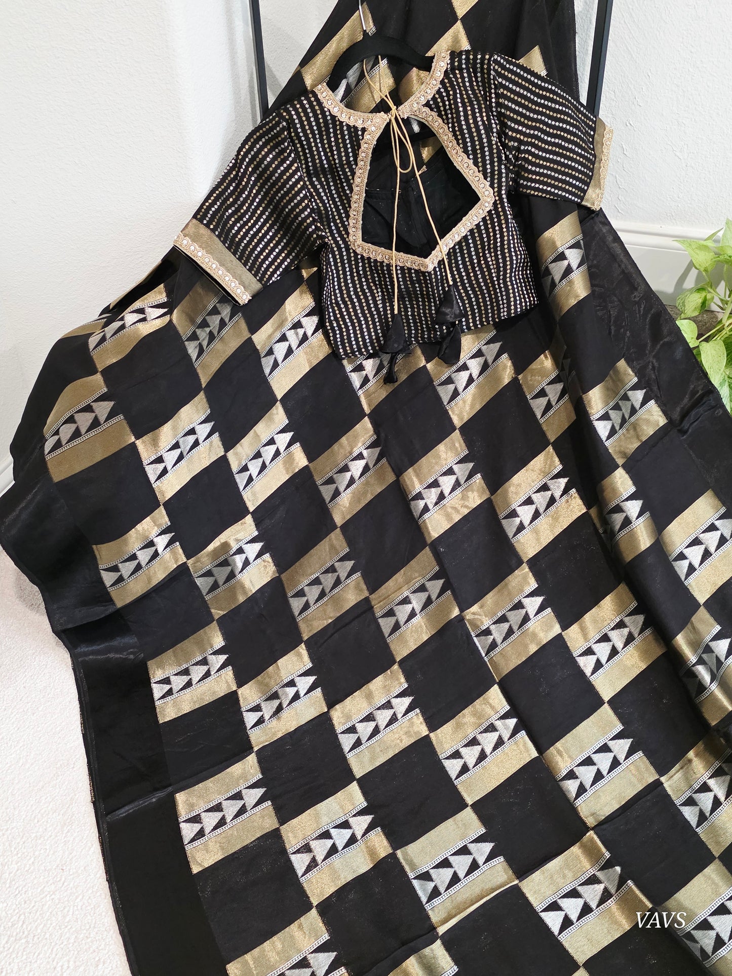 Russian Dola Crepe Silk Saree with Geometric Zari Woven Design & Ready Stitched Blouse | Black