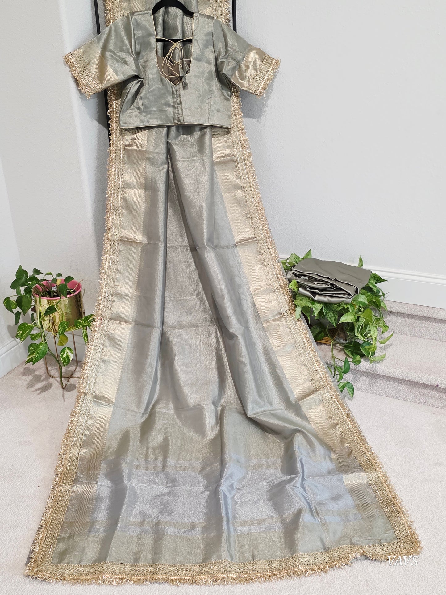 Maharani Style Semi Tissue Silk Saree in Silver Grey with Zari Border | Ready-to-Wear | Size 42–48