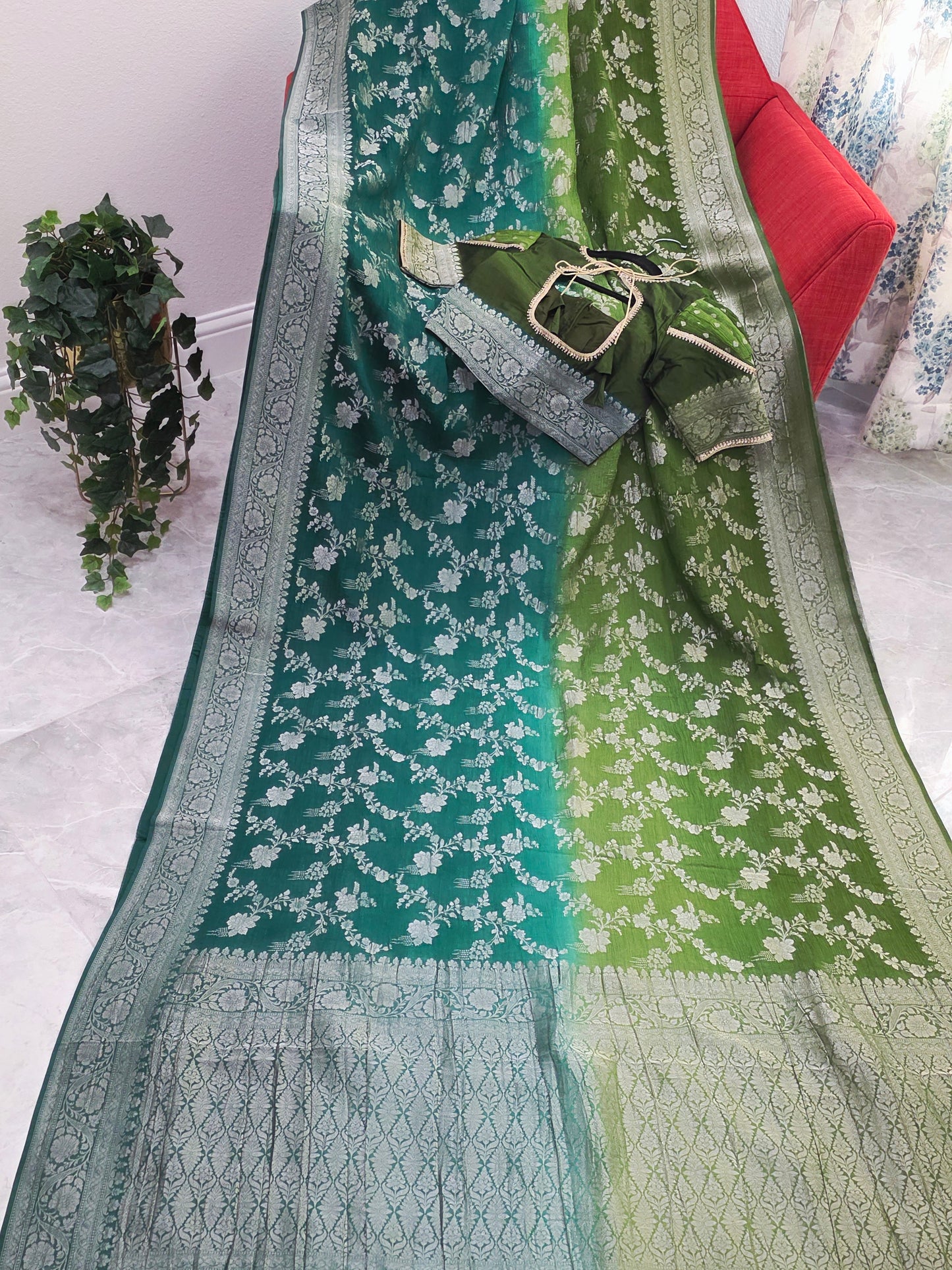 Shaded Crush Chiffon Georgette Saree with Silver Floral Weave & Puff Sleeves Blouse