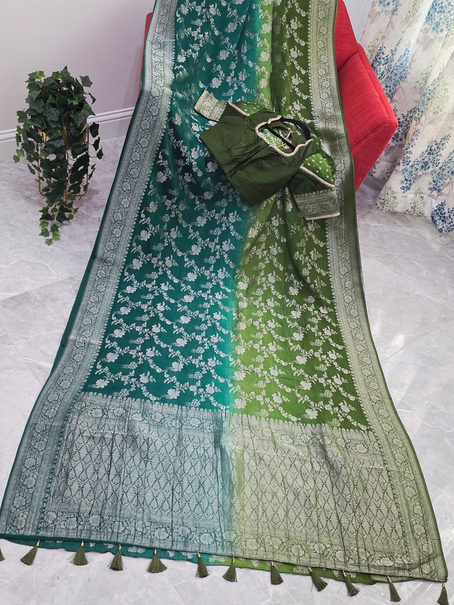 Shaded Crush Chiffon Georgette Saree with Silver Floral Weave & Puff Sleeves Blouse